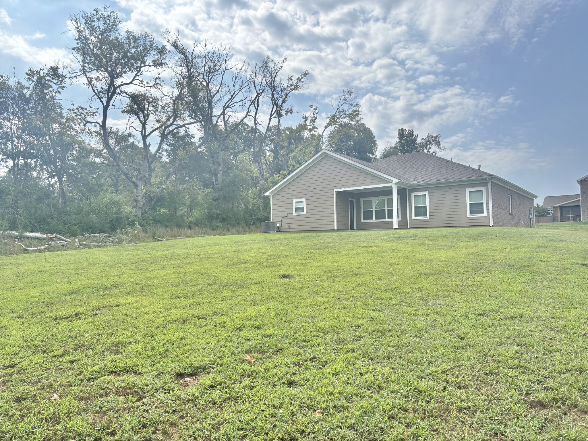 560 Fredericksburg Dr