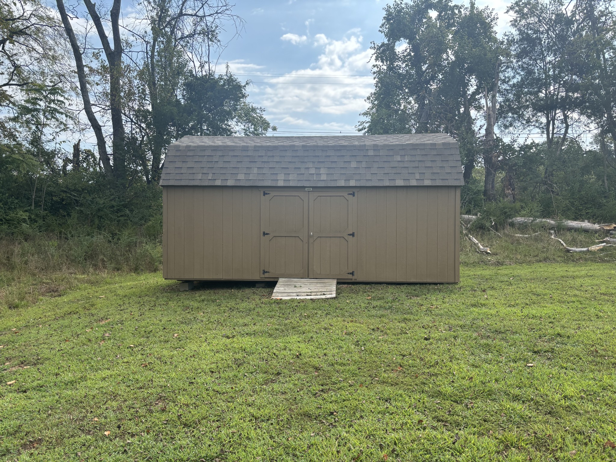 560 Fredericksburg Dr