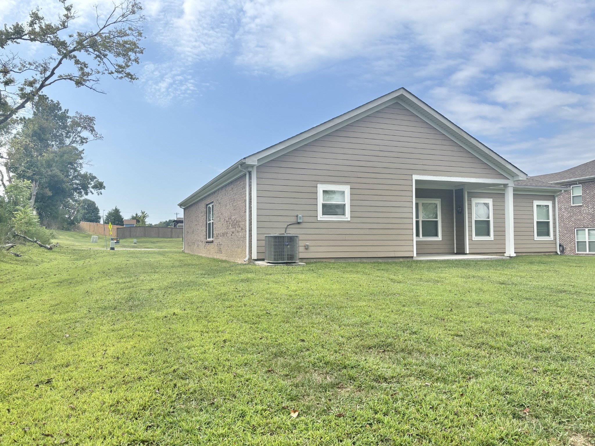 560 Fredericksburg Dr