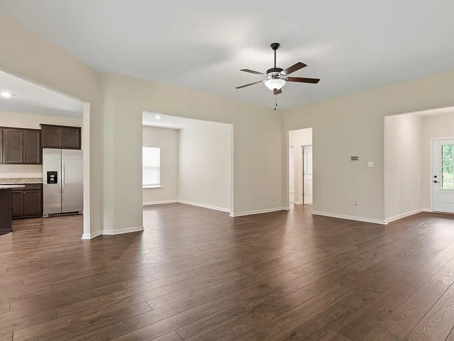 560 Fredericksburg Dr