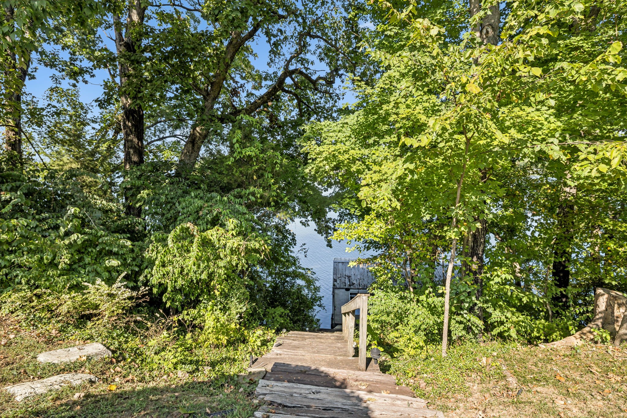 1471 Dickerson Bay Dr