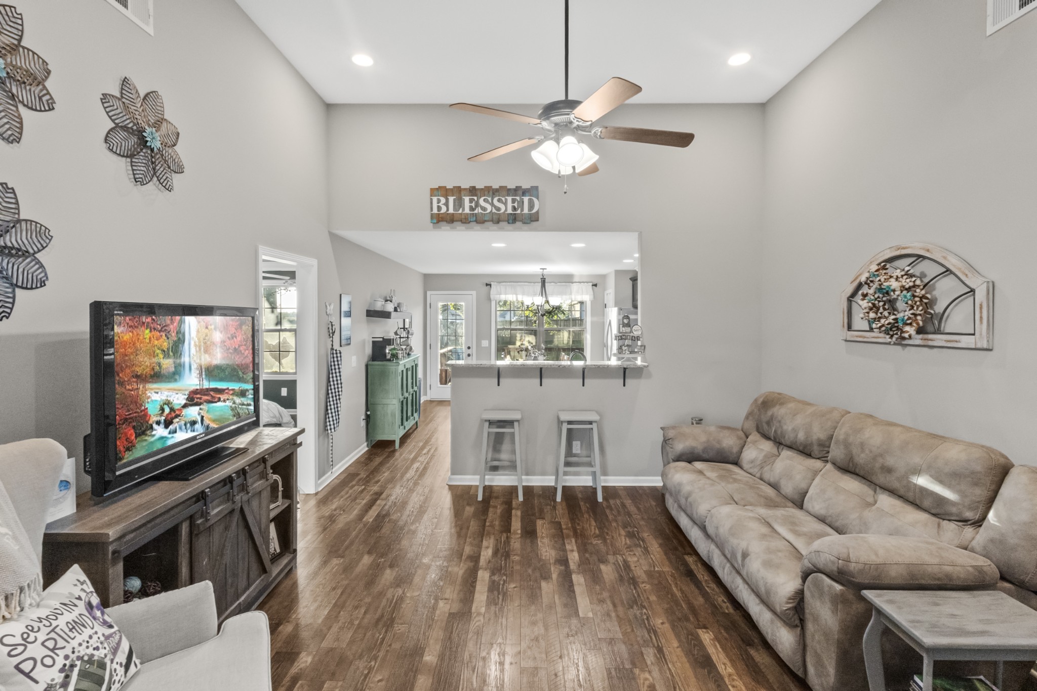 140 Irish Oaks Dr