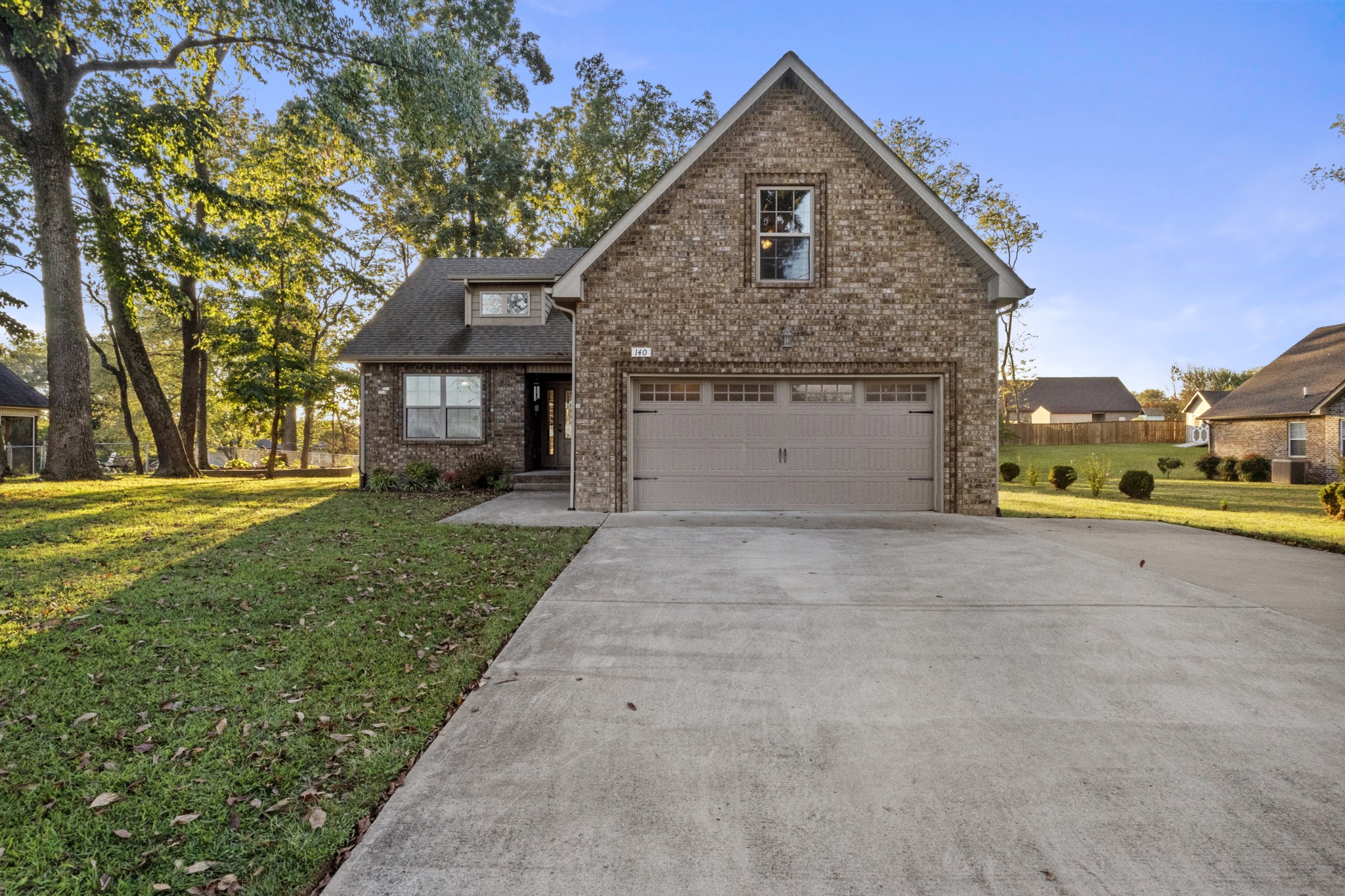 140 Irish Oaks Dr