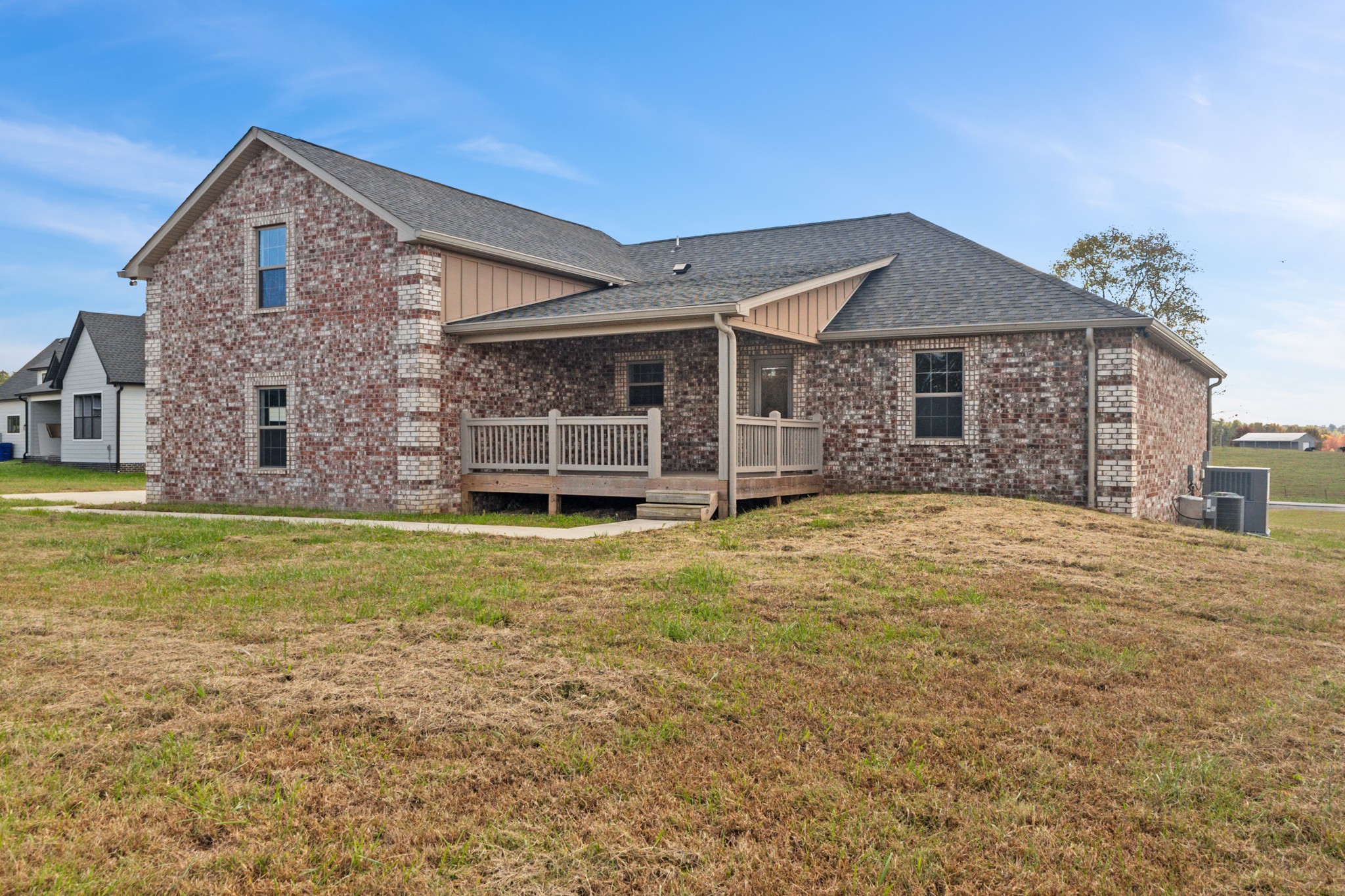 120 Freeland Rd