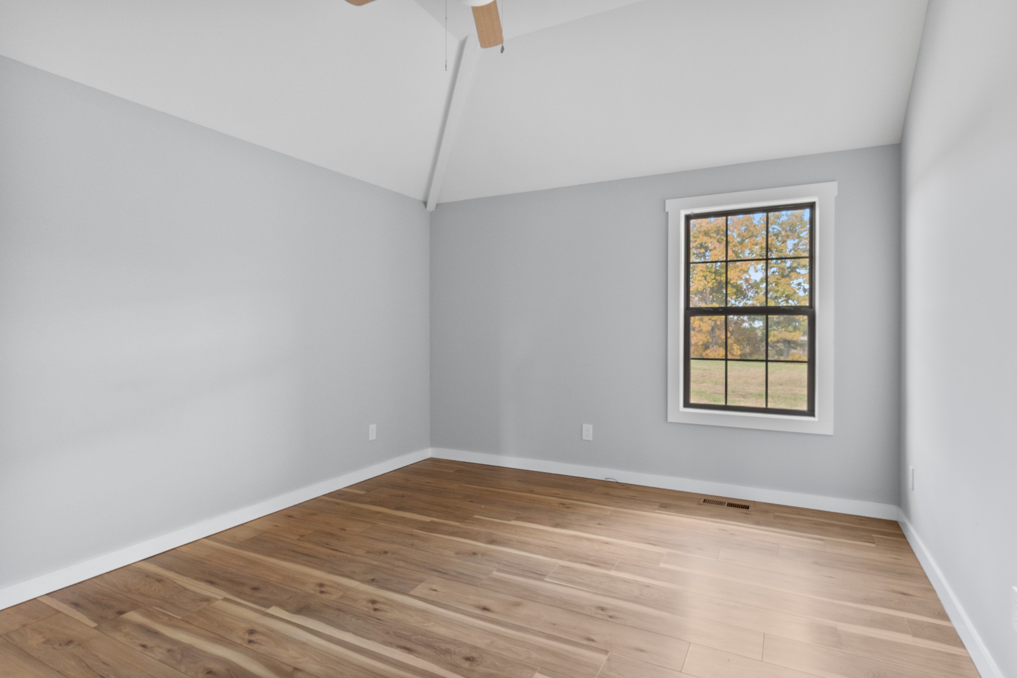 120 Freeland Rd