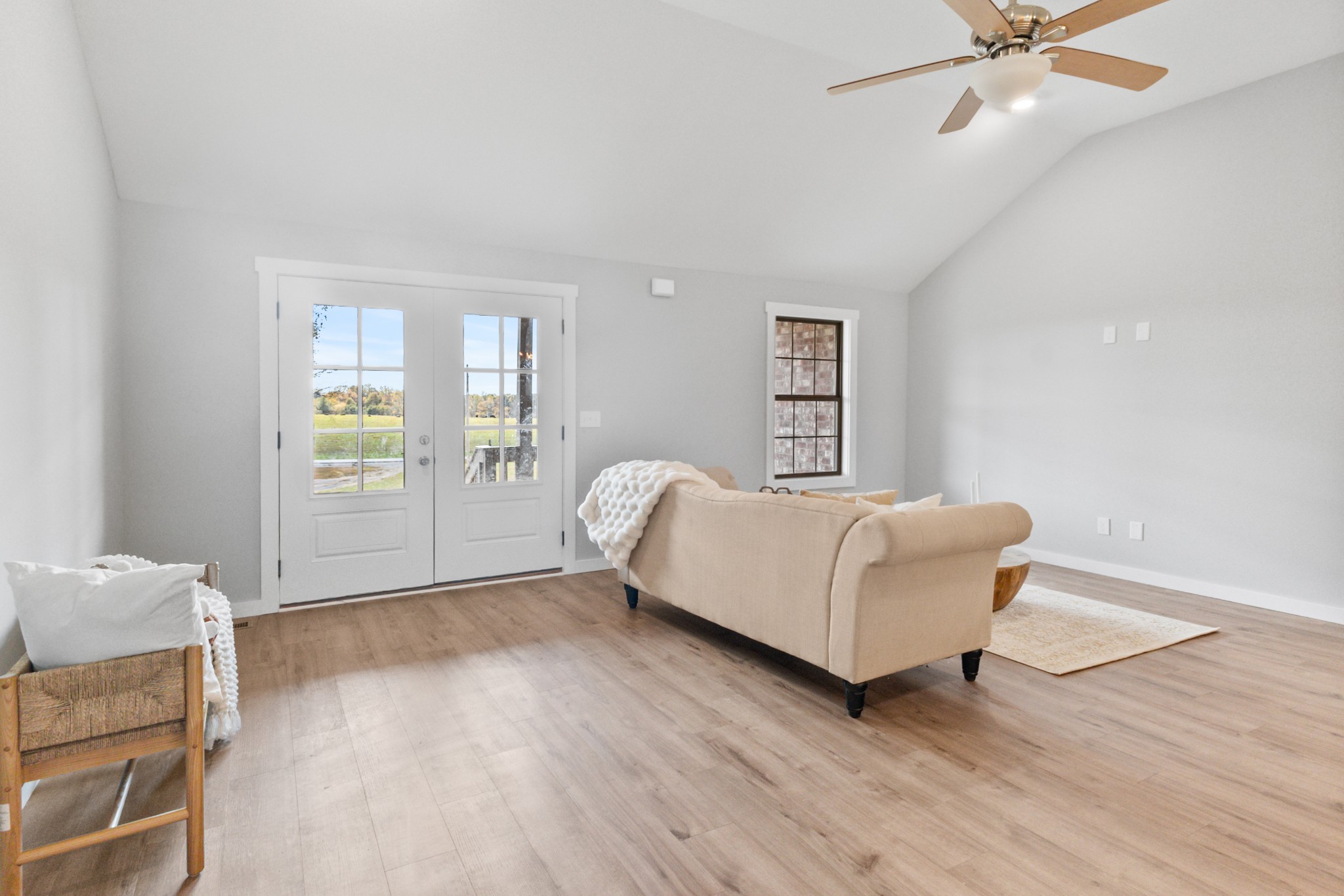 120 Freeland Rd