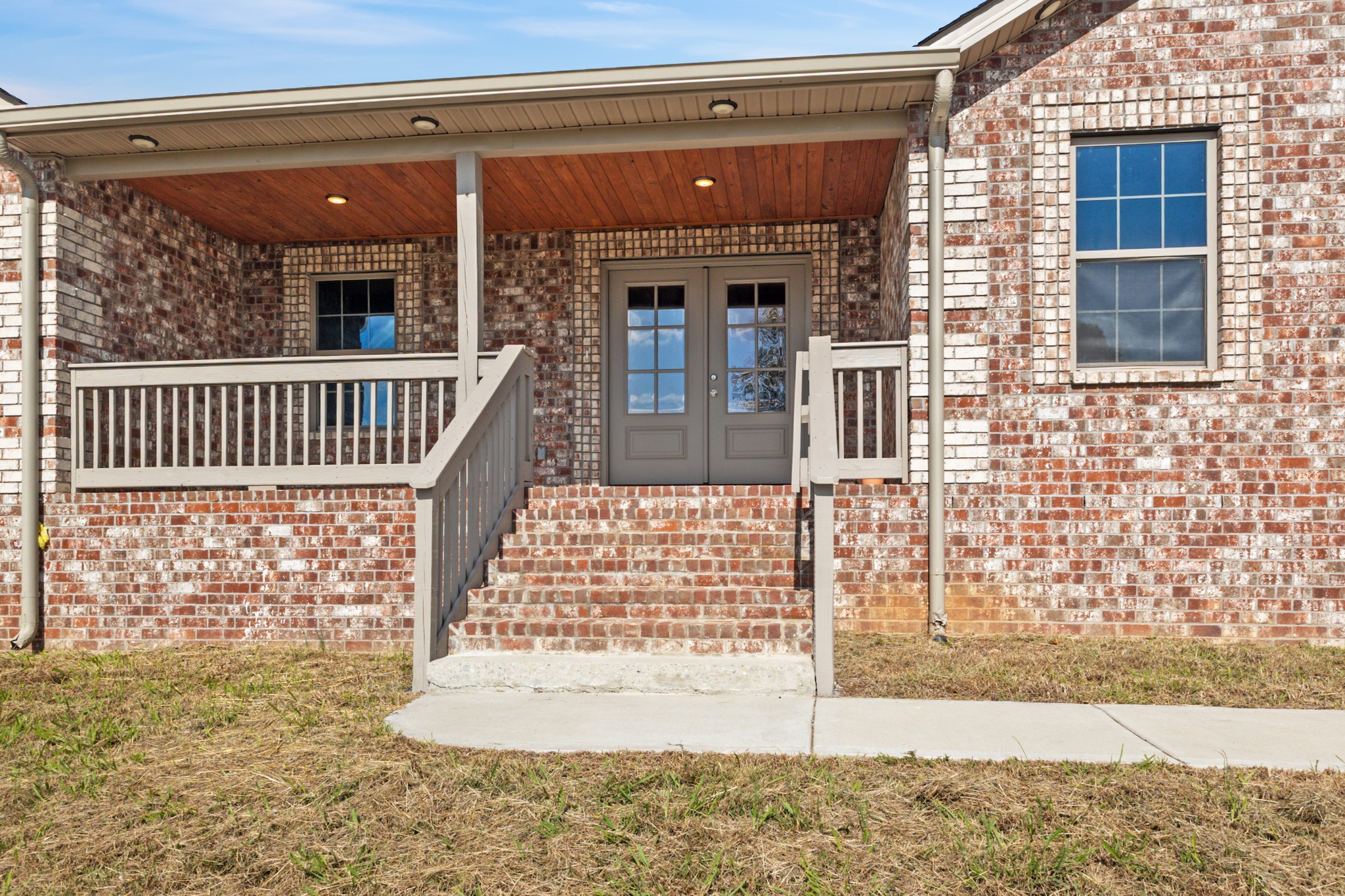 120 Freeland Rd