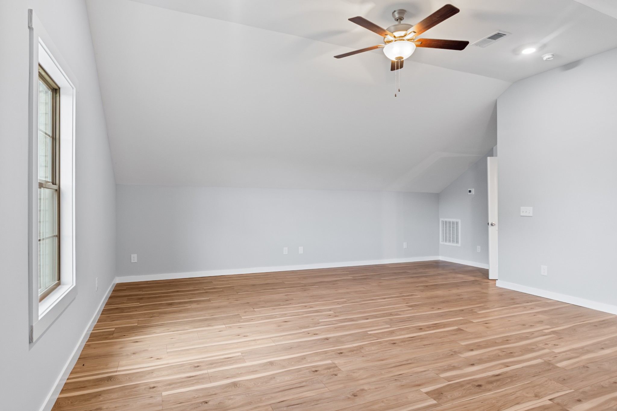 120 Freeland Rd
