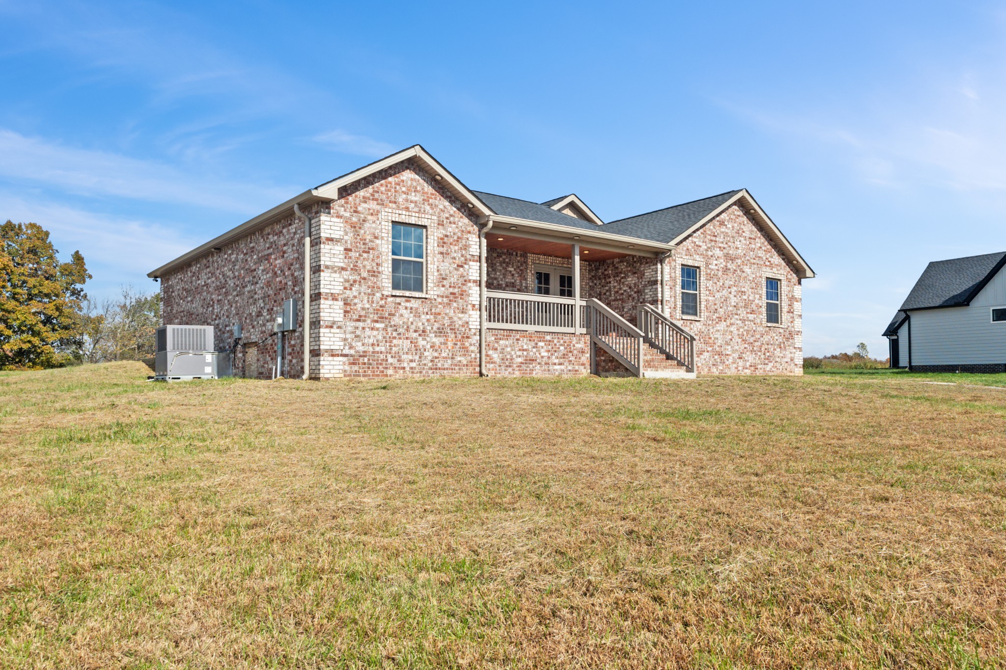 120 Freeland Rd