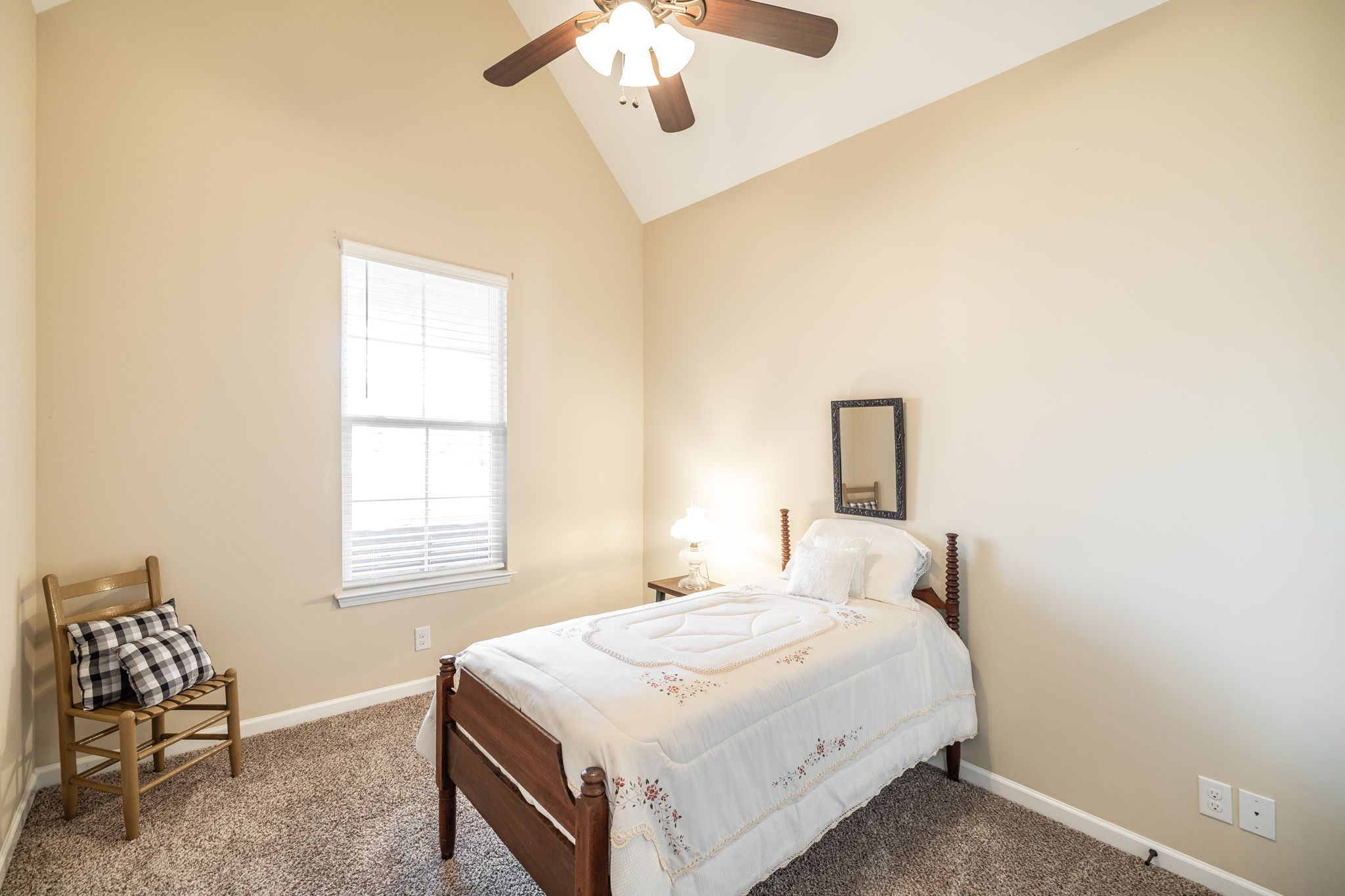 610 Indian Ridge Cir