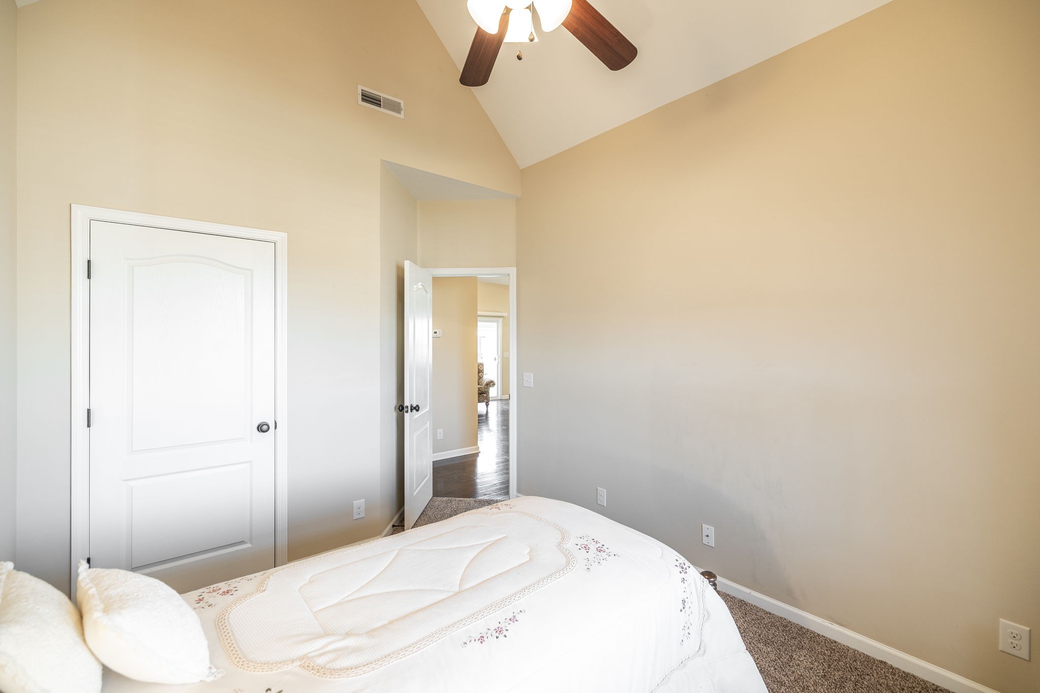 610 Indian Ridge Cir