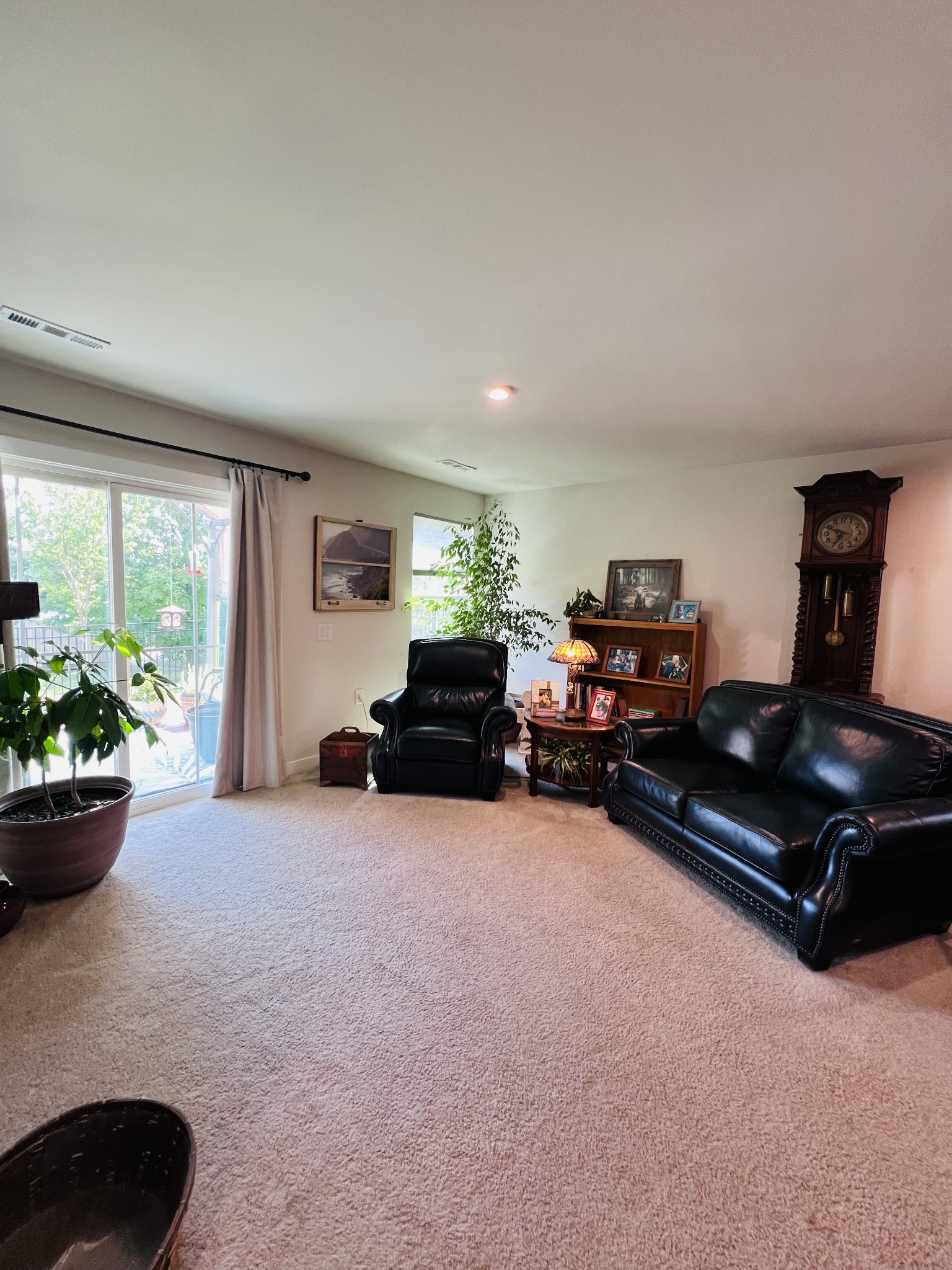 1049 Wilkinson Ln