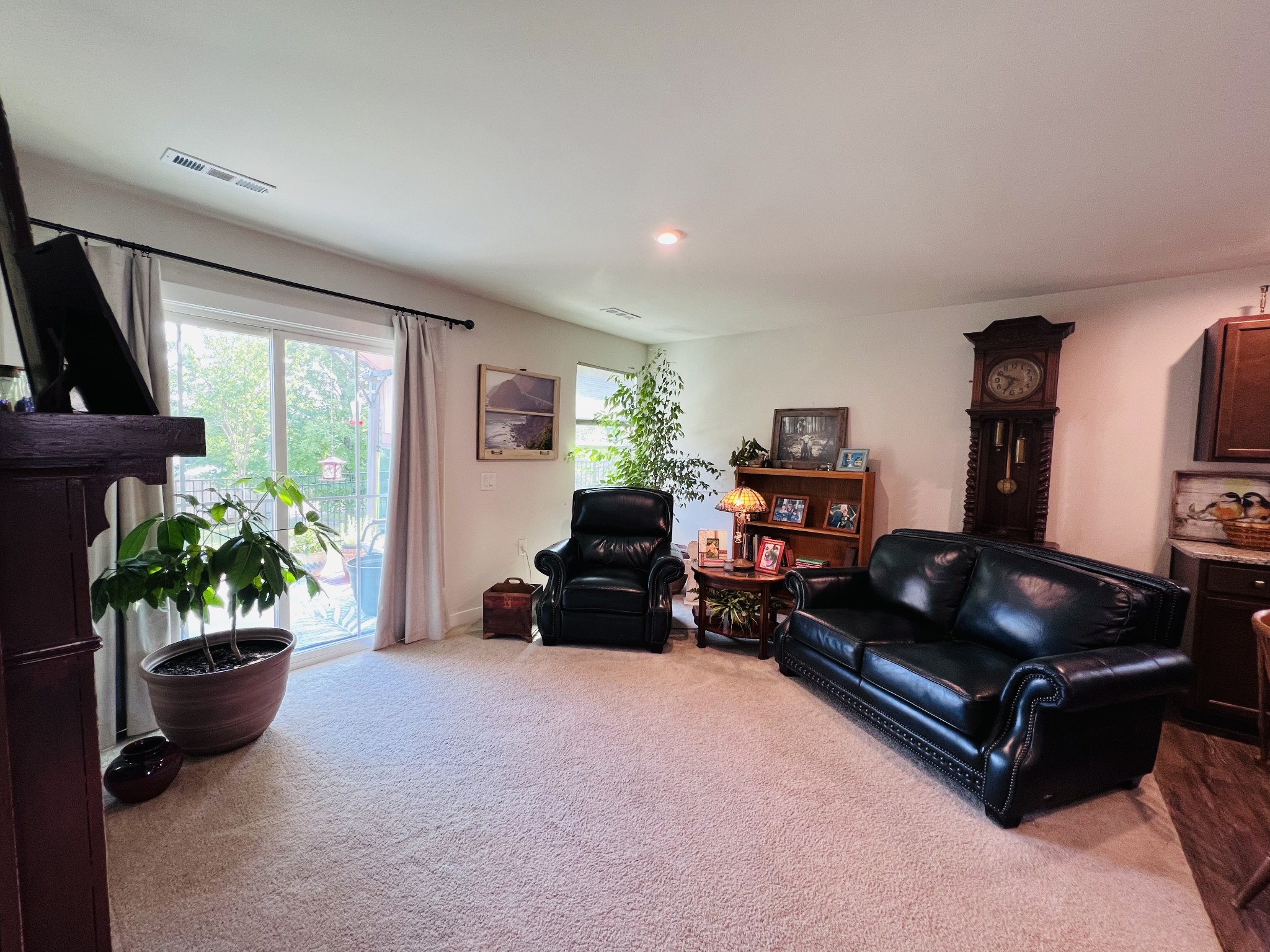 1049 Wilkinson Ln
