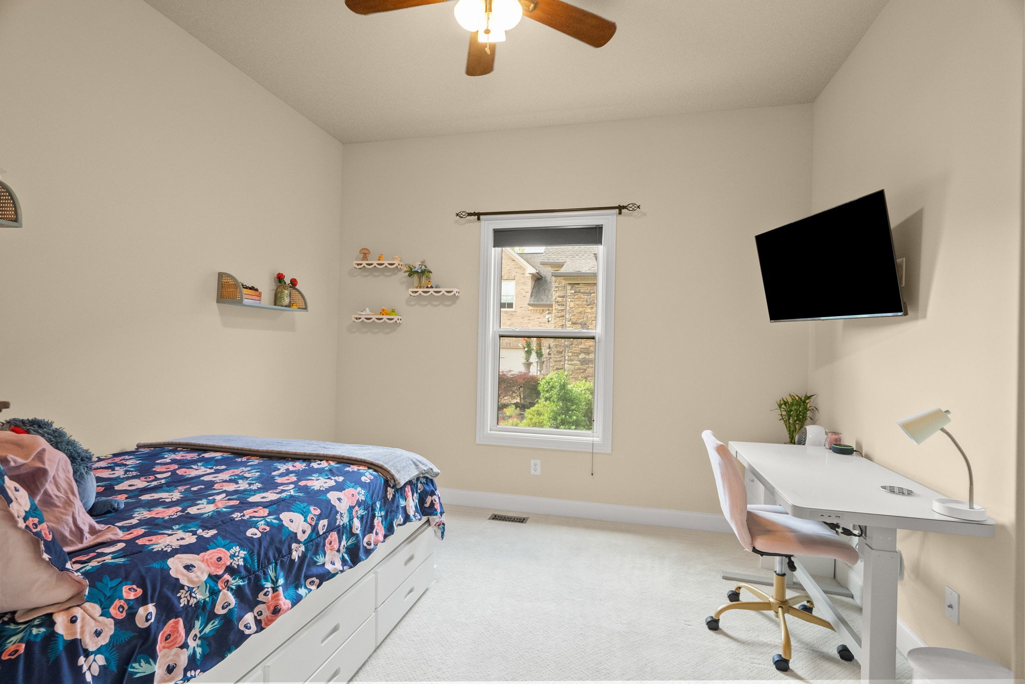 1606 Boardwalk Pl
