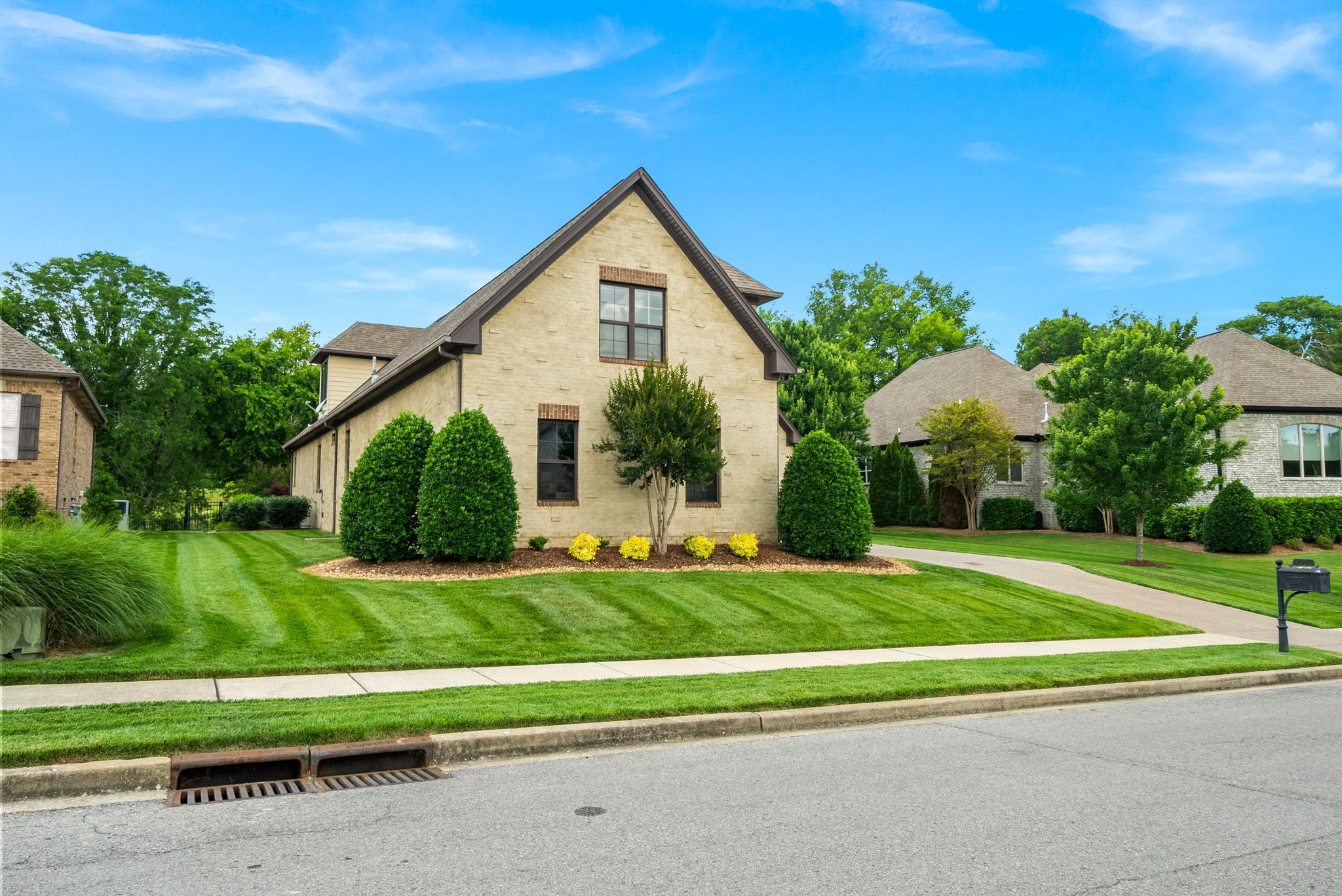 1606 Boardwalk Pl