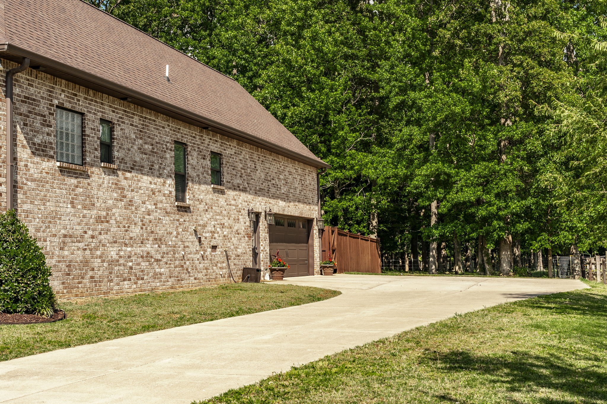 145 Bloomsbury Dr