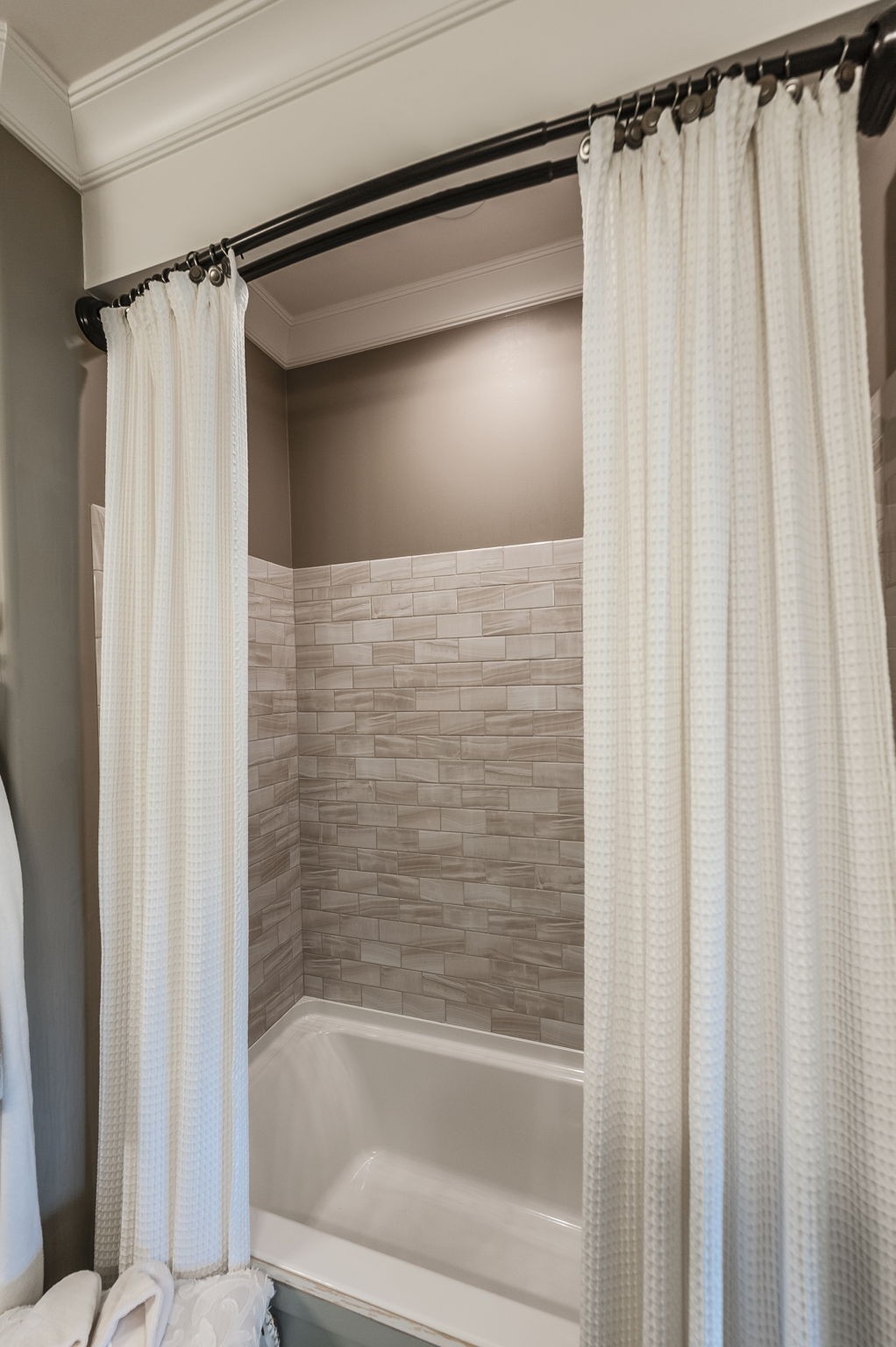 135 Bloomsbury Dr