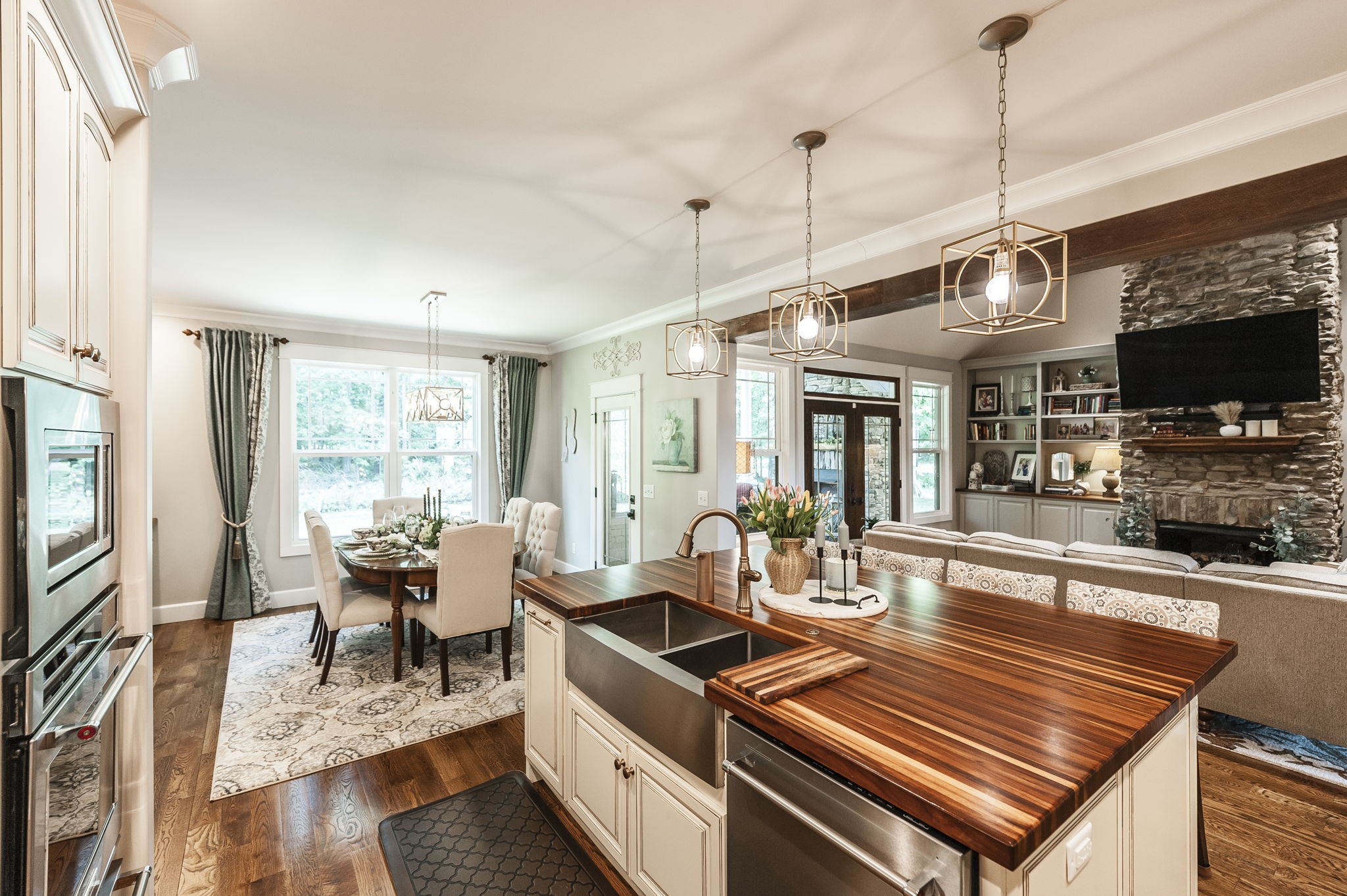135 Bloomsbury Dr