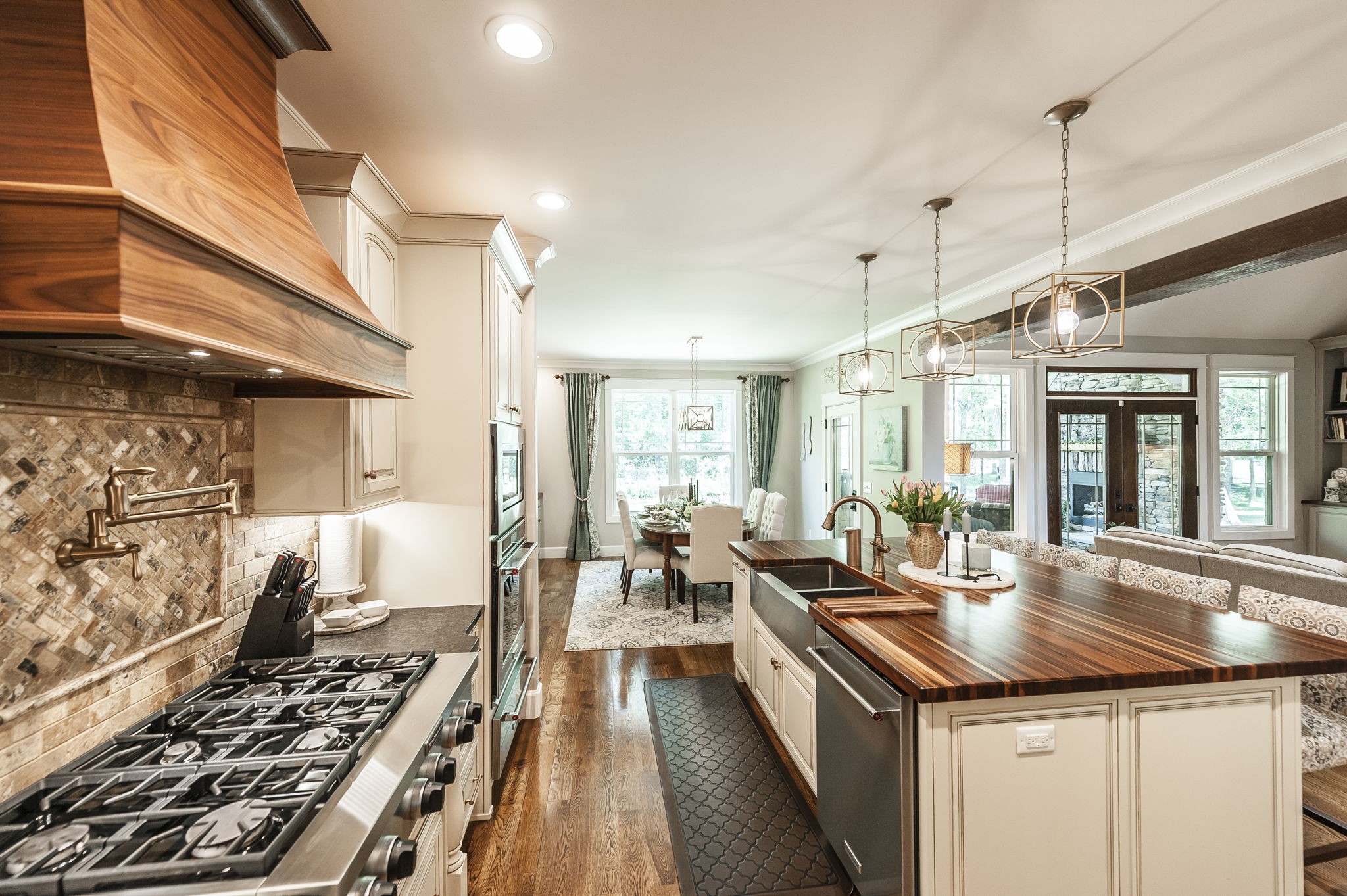 135 Bloomsbury Dr