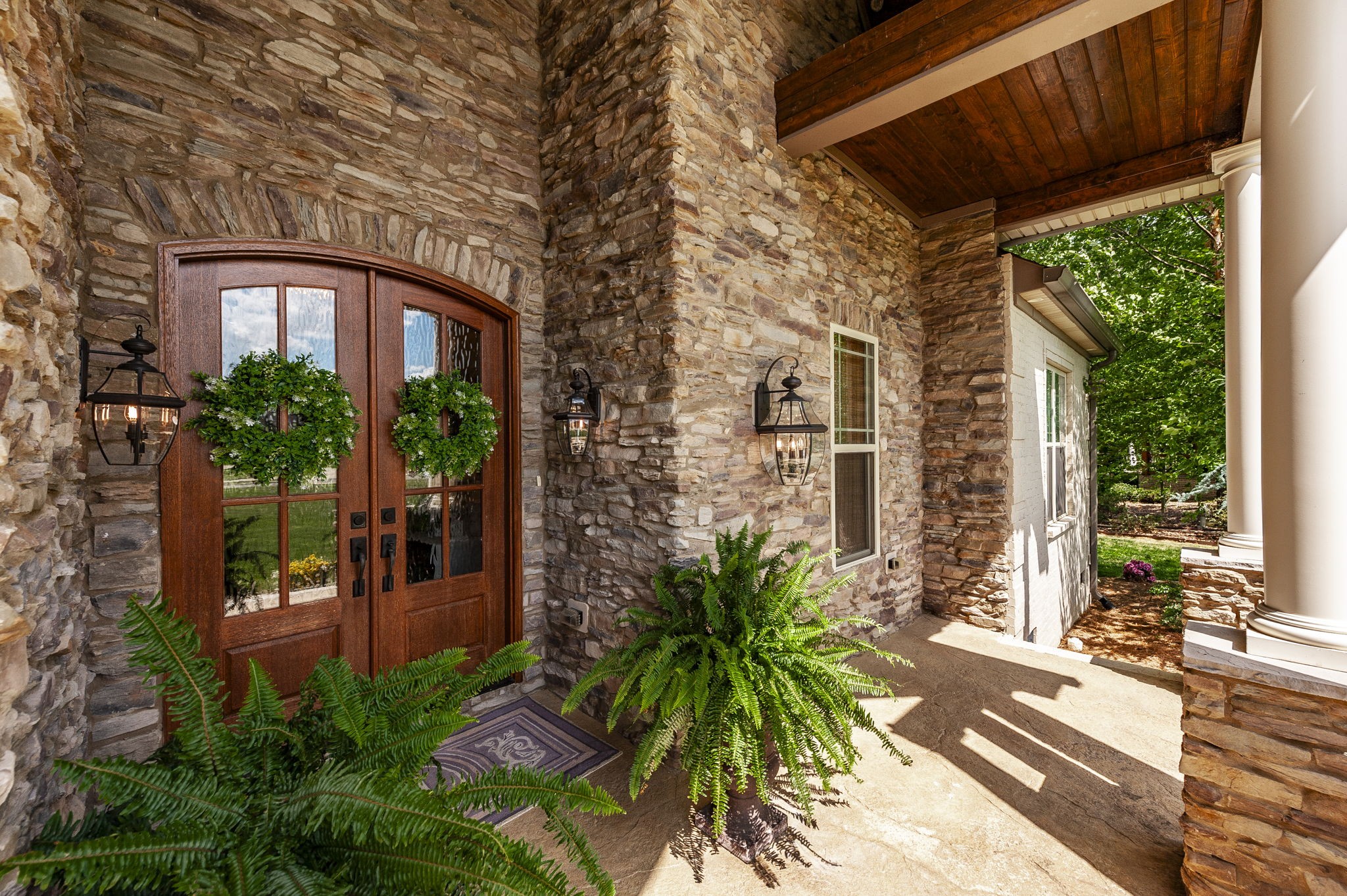 135 Bloomsbury Dr