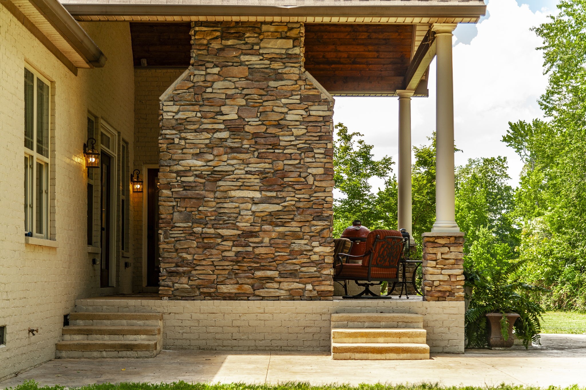 135 Bloomsbury Dr