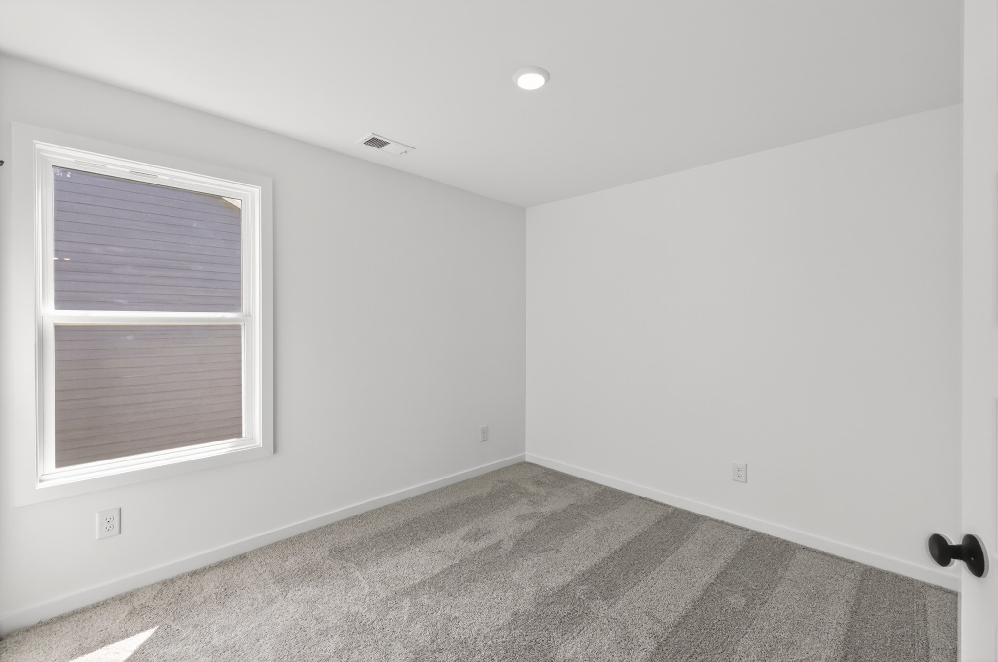 3248 Ventura Ave