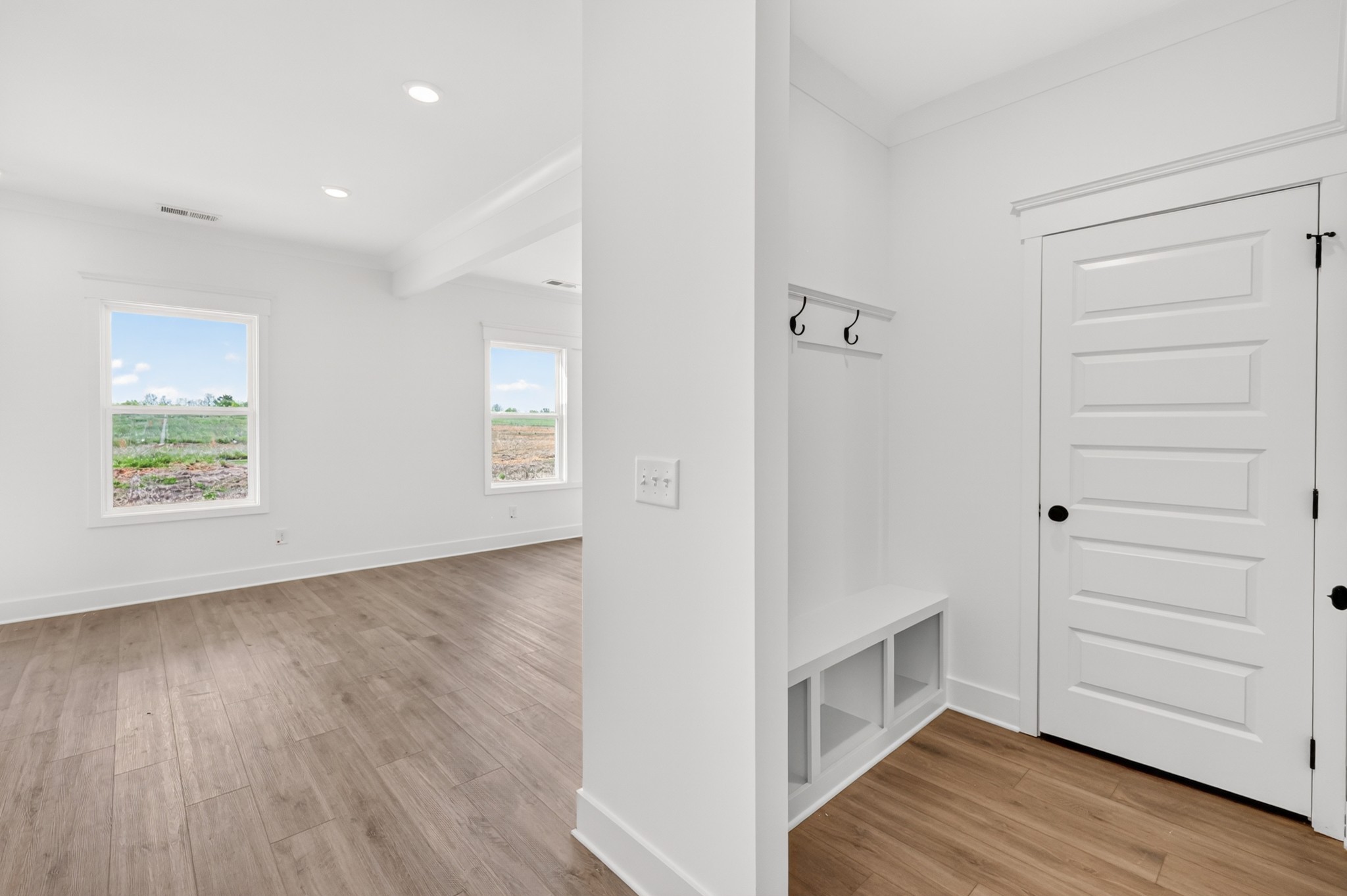 3248 Ventura Ave