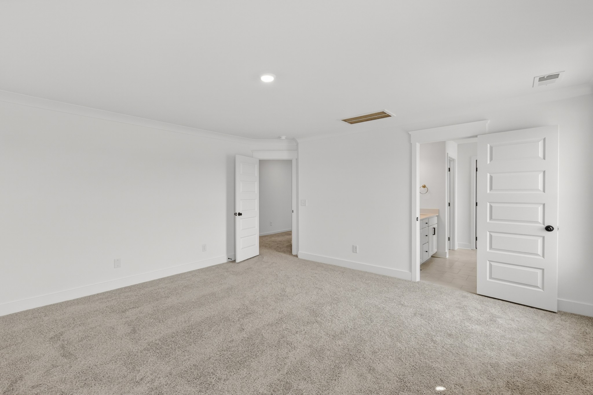 3248 Ventura Ave