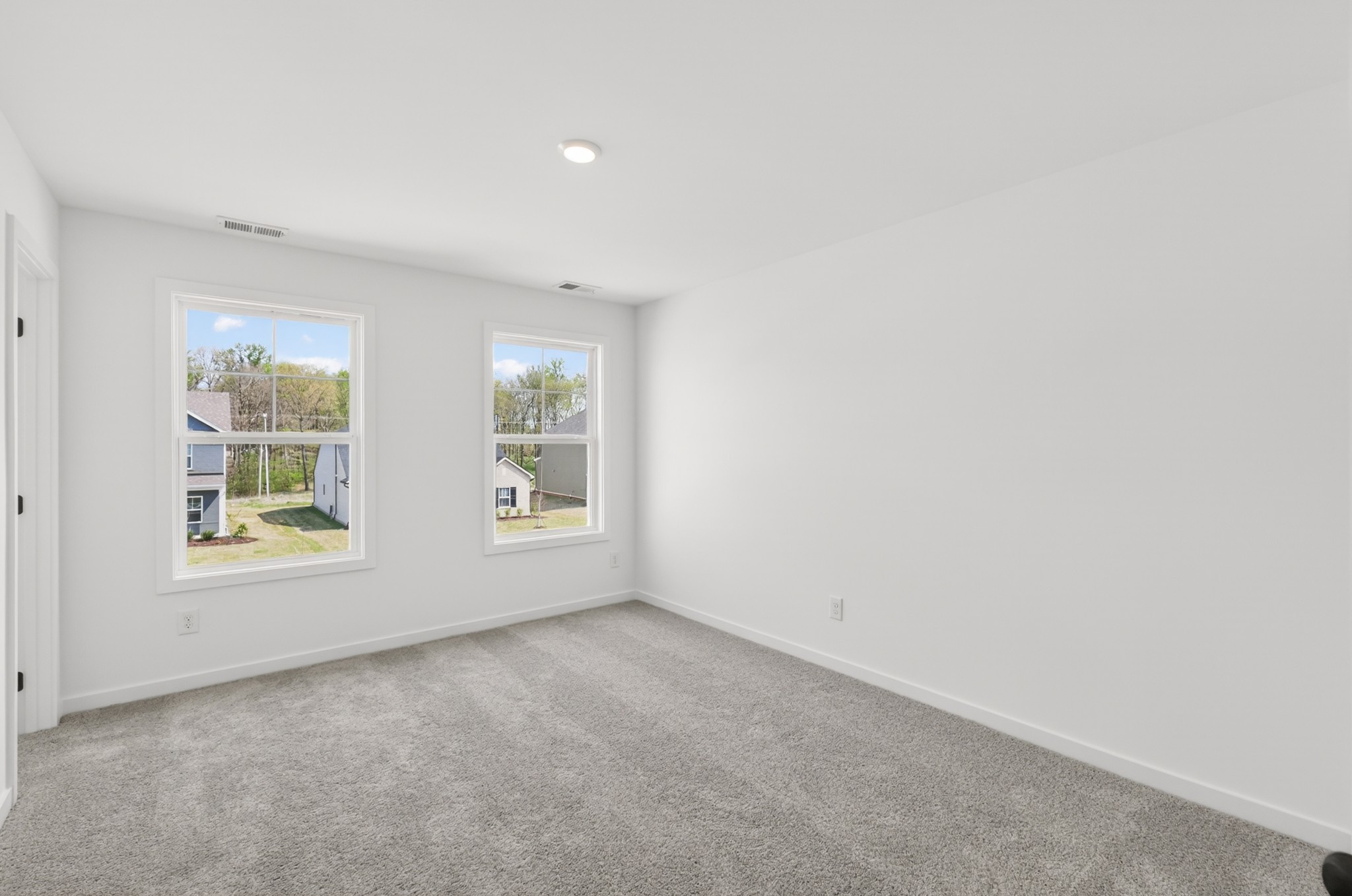 3248 Ventura Ave