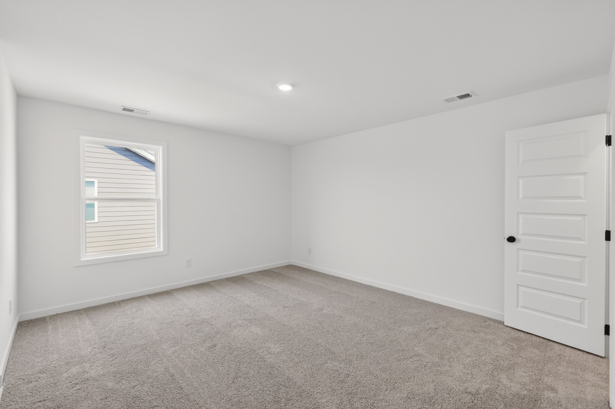 3248 Ventura Ave