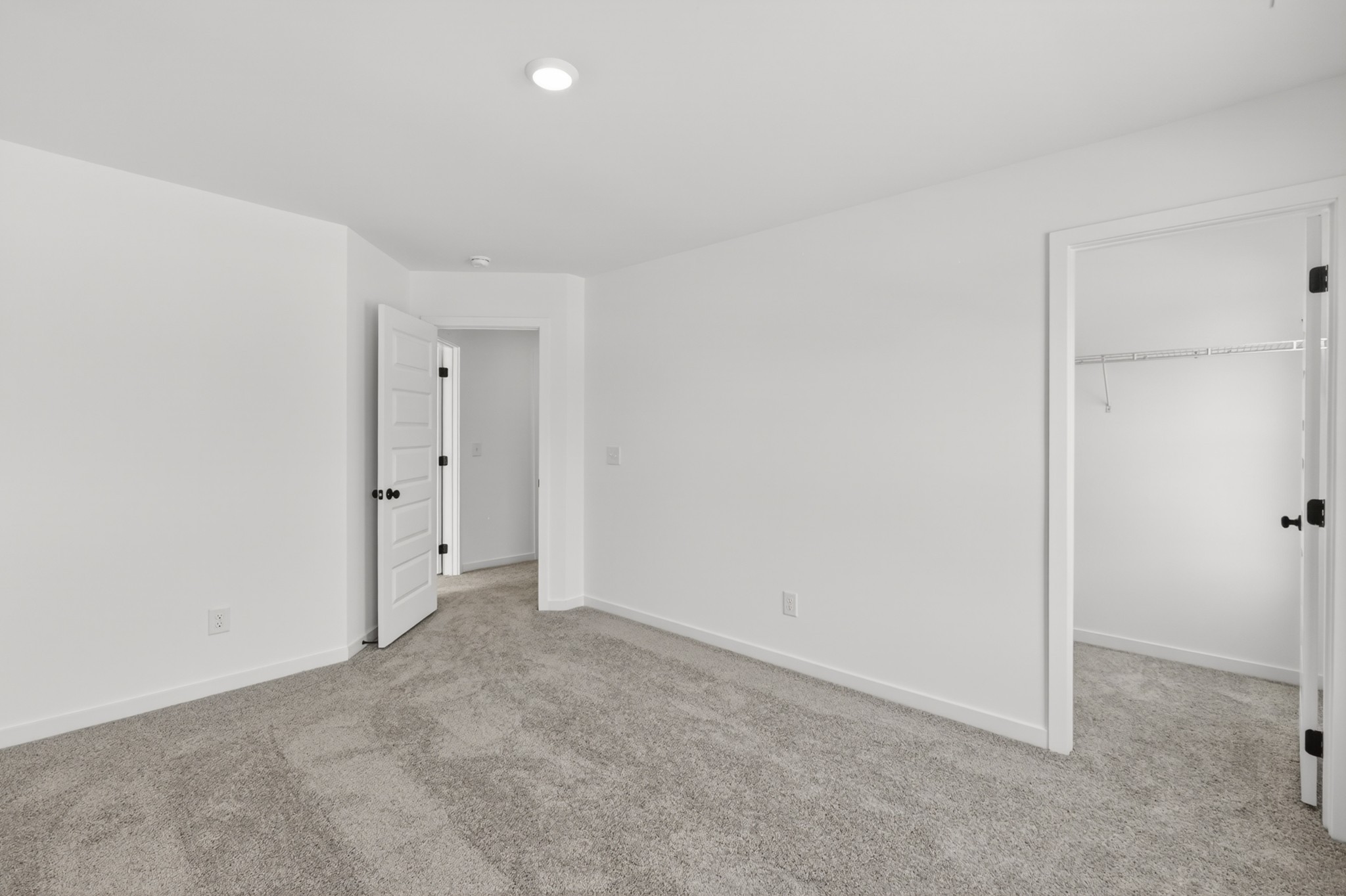 3248 Ventura Ave