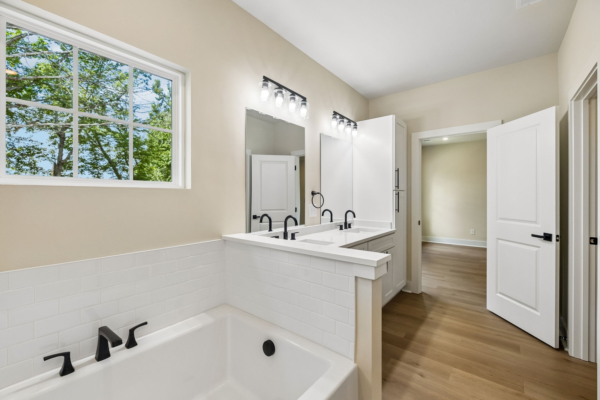 1052 Stagecoach Dr