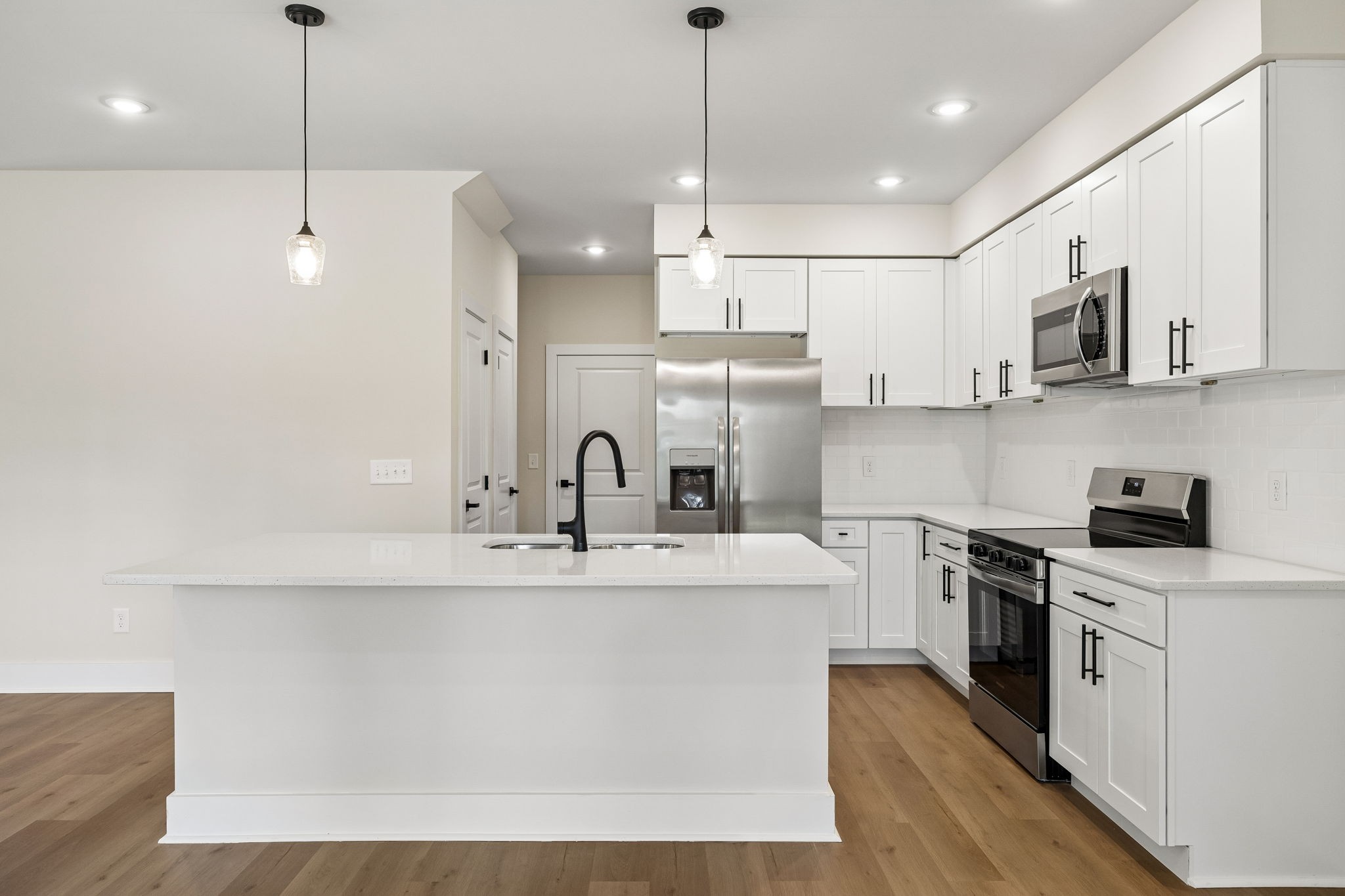 1052 Stagecoach Dr