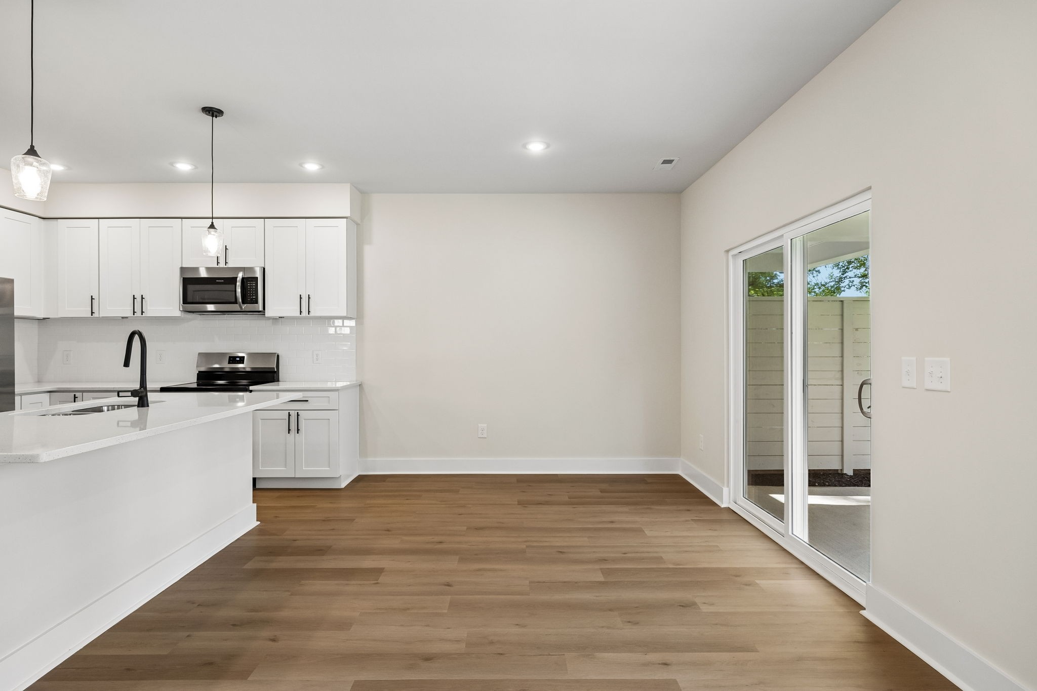 1052 Stagecoach Dr