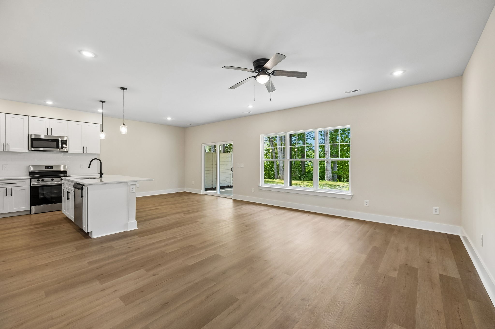 1052 Stagecoach Dr