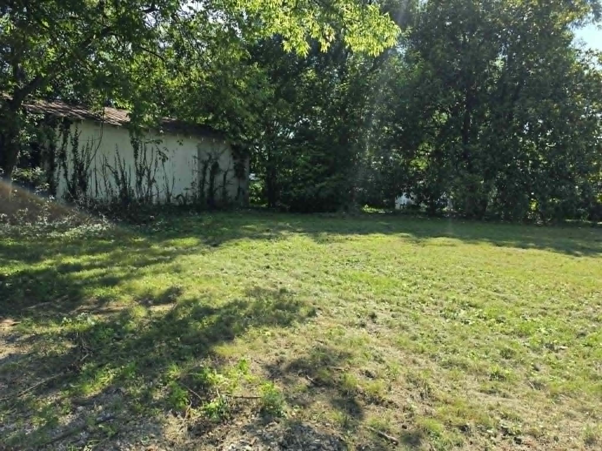 408 Cemetery St