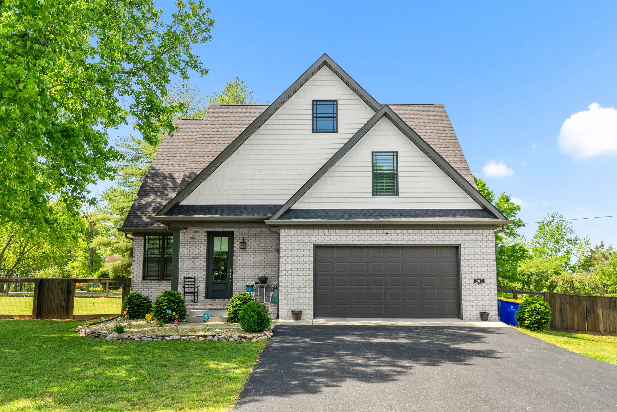 205 Dew Drop Dr