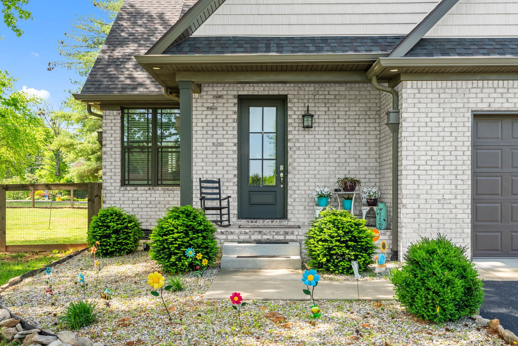 205 Dew Drop Dr