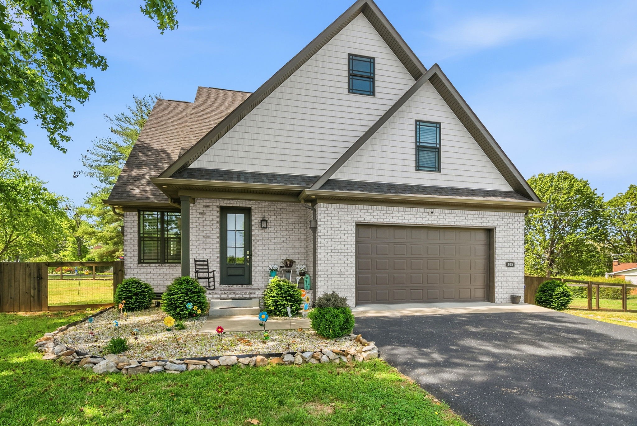 205 Dew Drop Dr