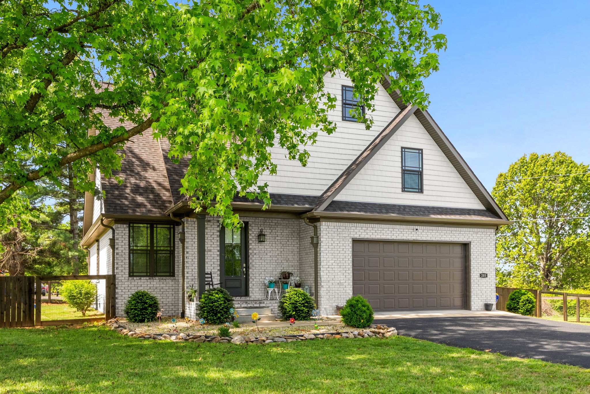 205 Dew Drop Dr