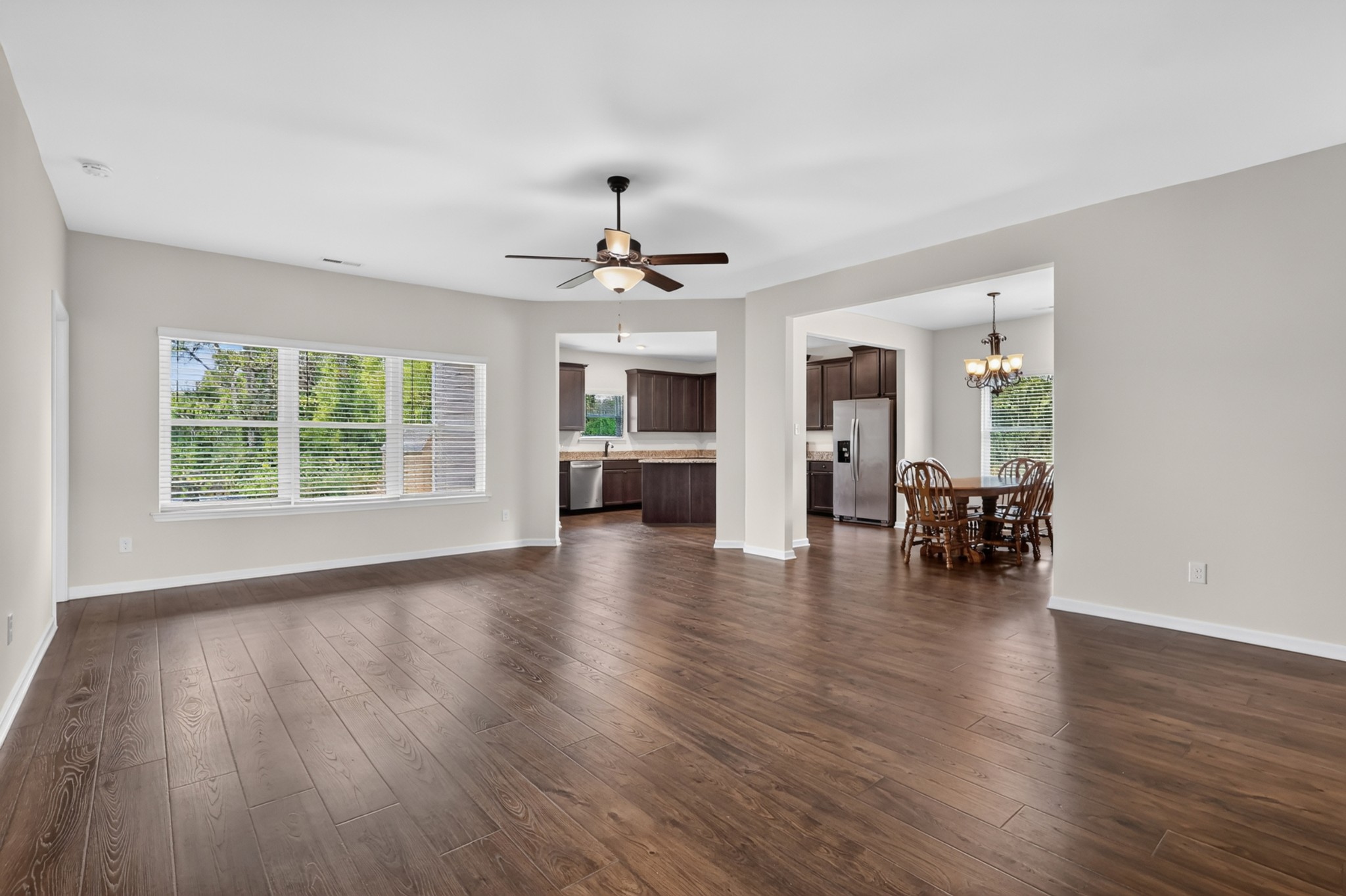 560 Fredericksburg Dr