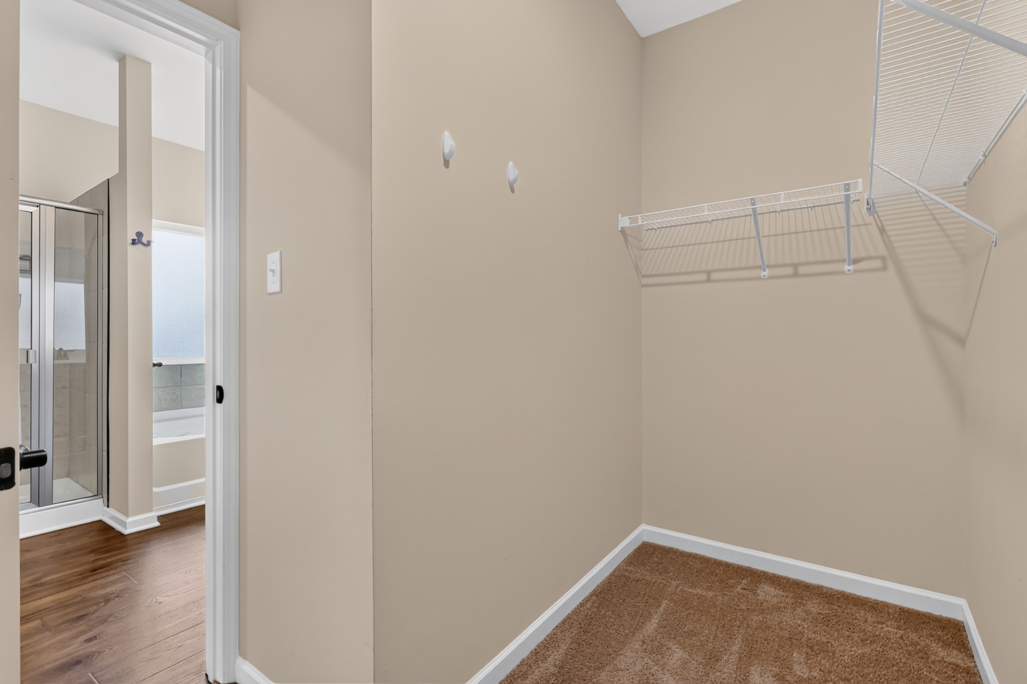 560 Fredericksburg Dr