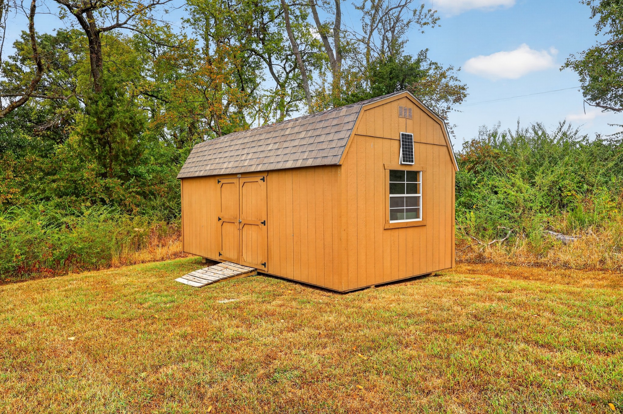 560 Fredericksburg Dr