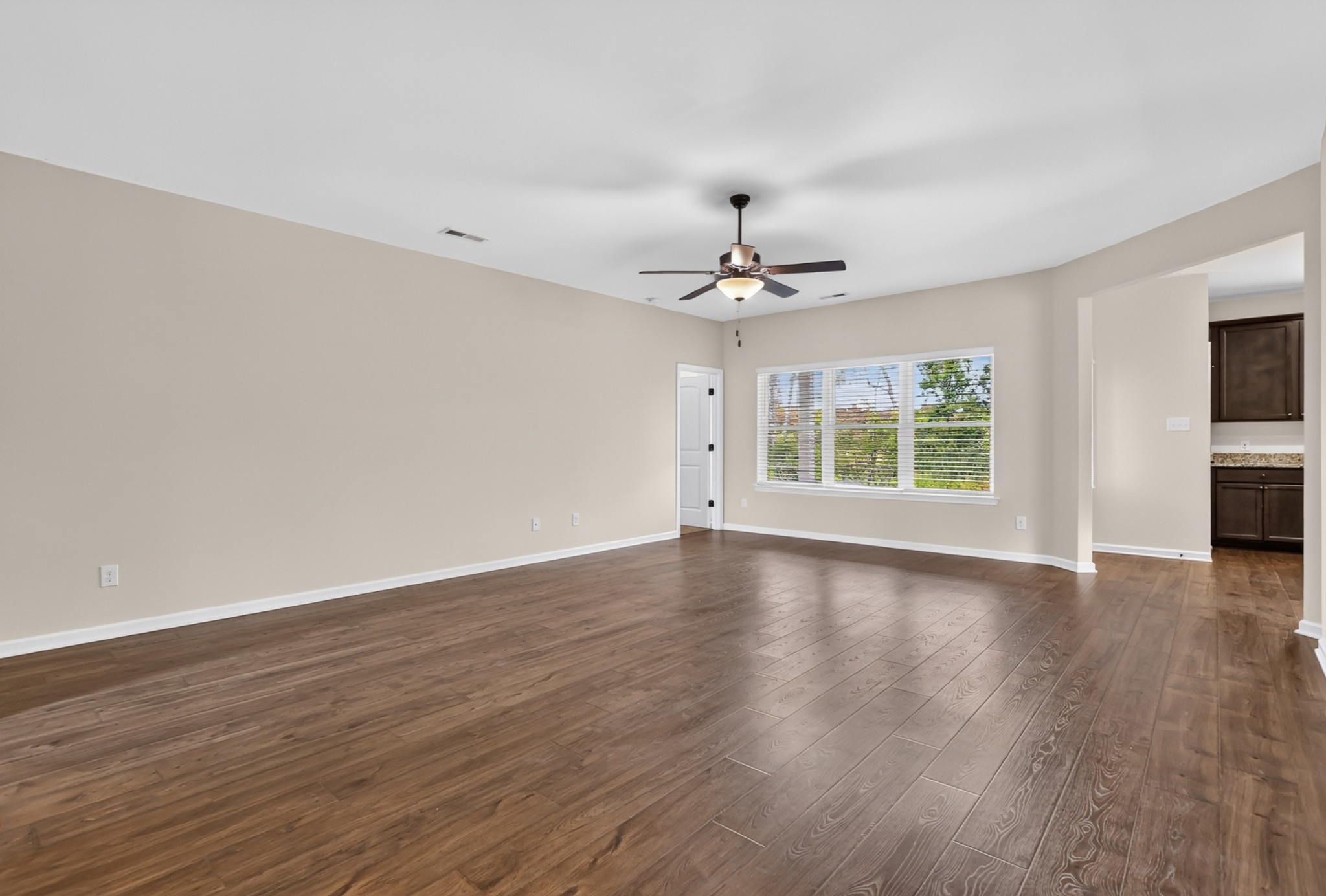 560 Fredericksburg Dr