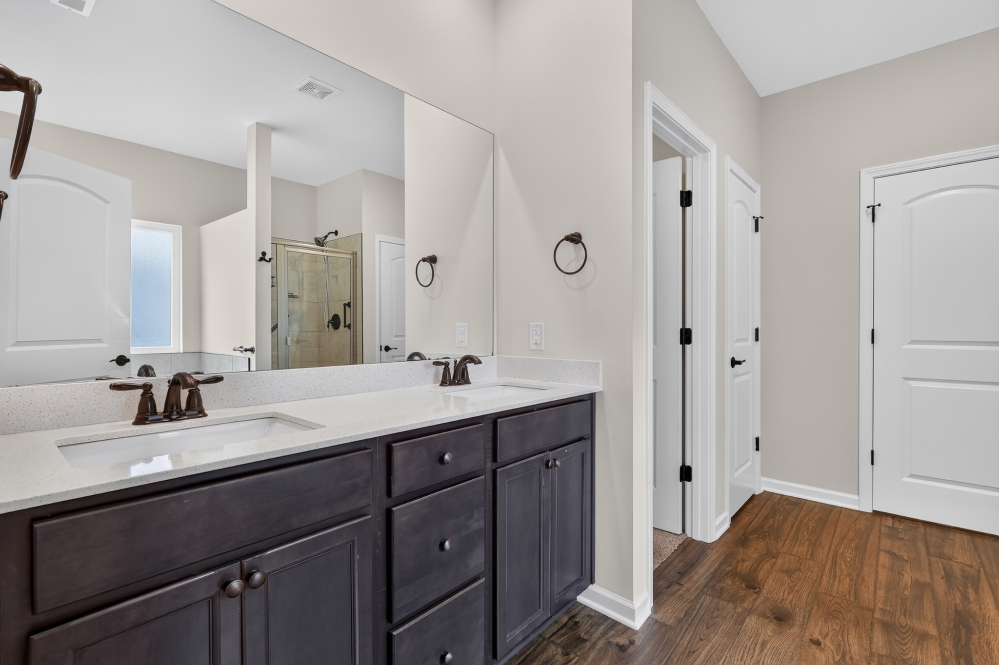 560 Fredericksburg Dr