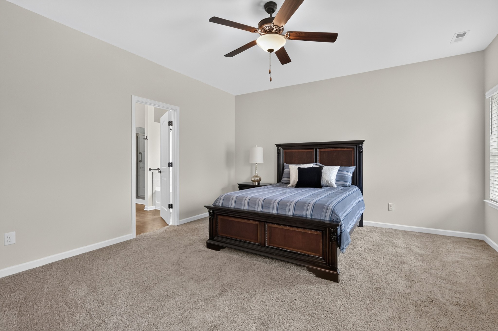 560 Fredericksburg Dr