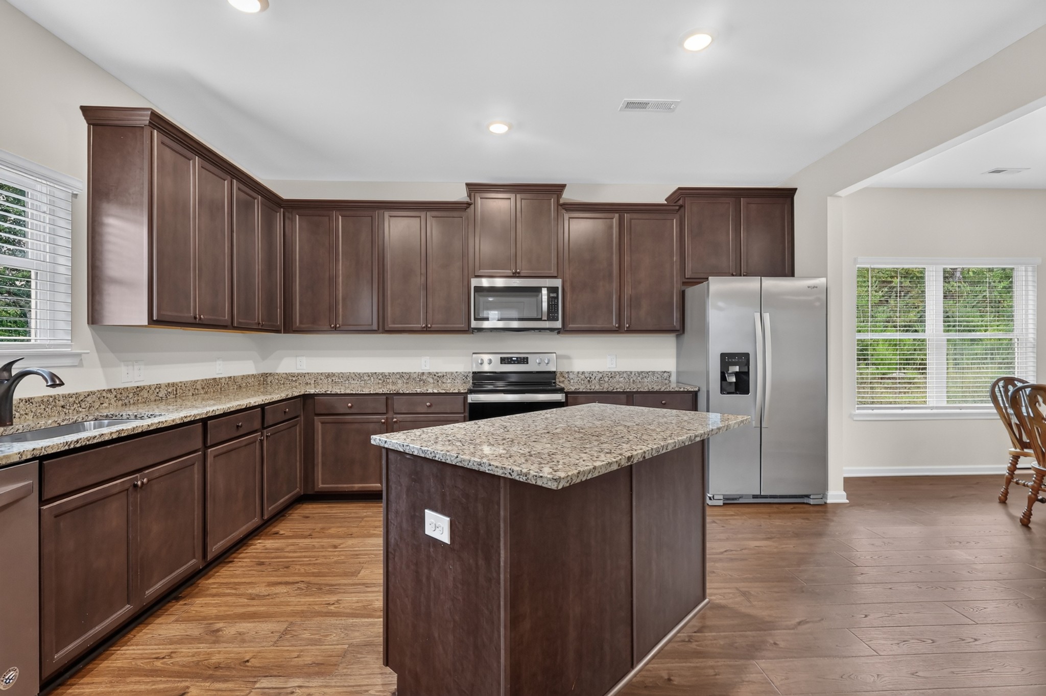 560 Fredericksburg Dr