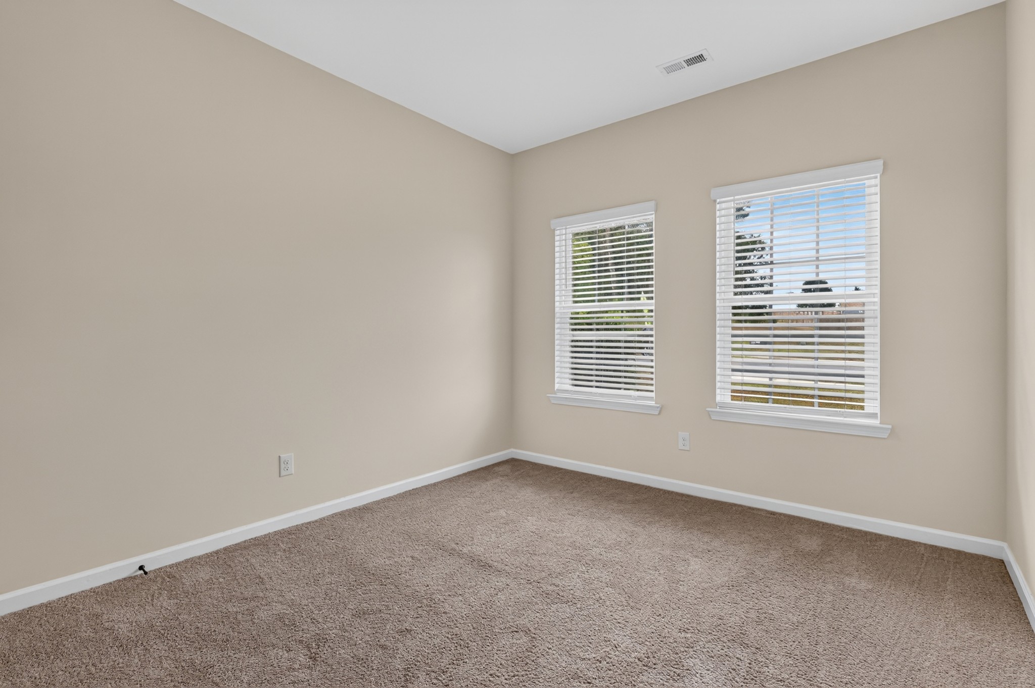 560 Fredericksburg Dr