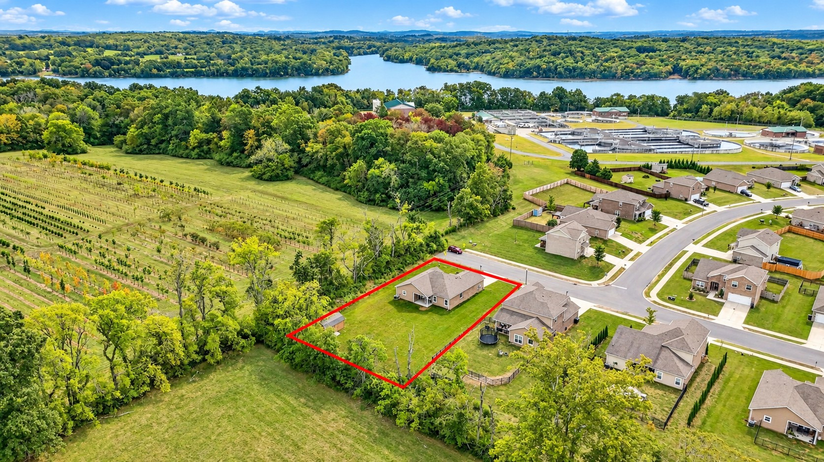 560 Fredericksburg Dr