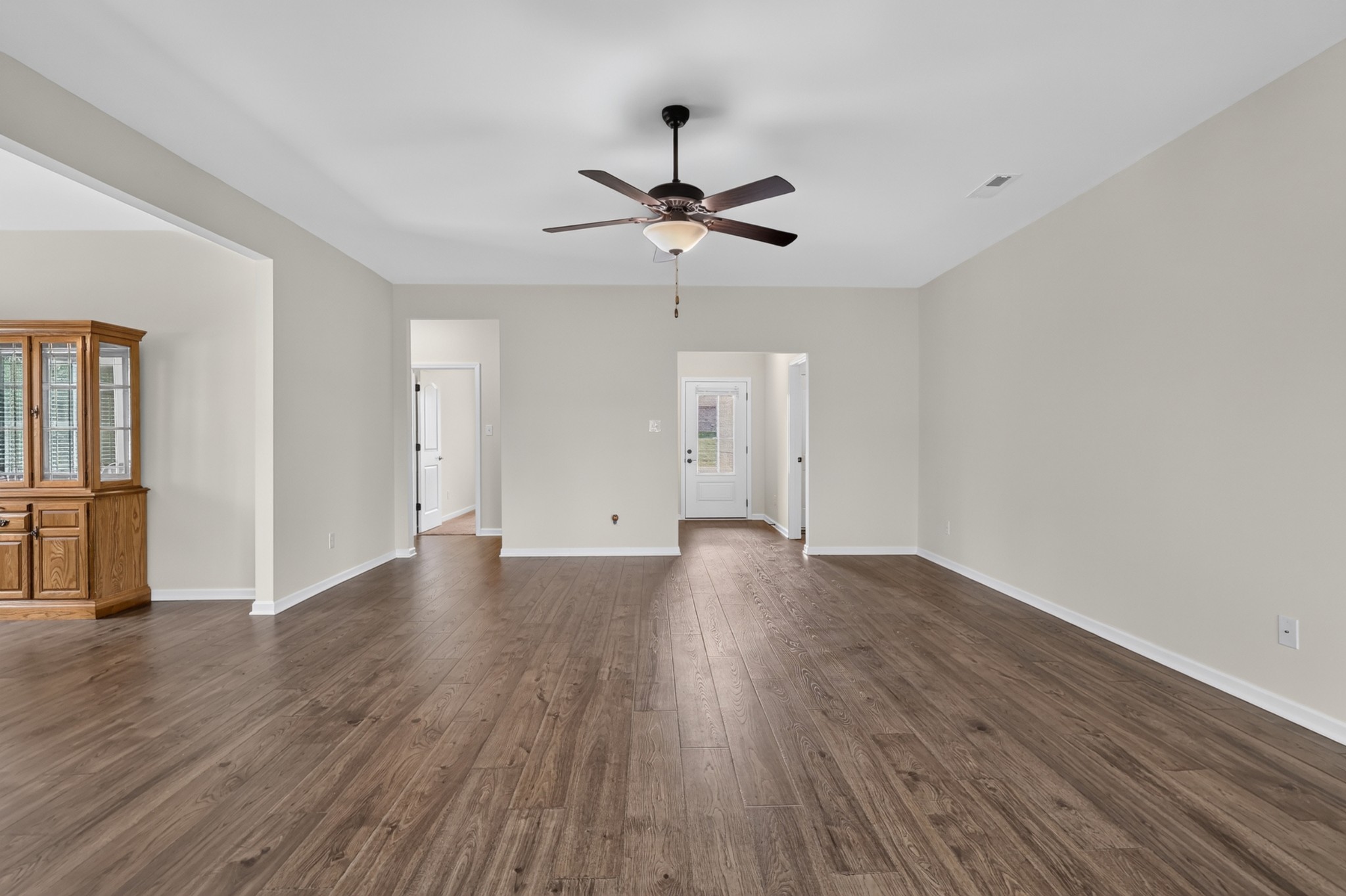 560 Fredericksburg Dr